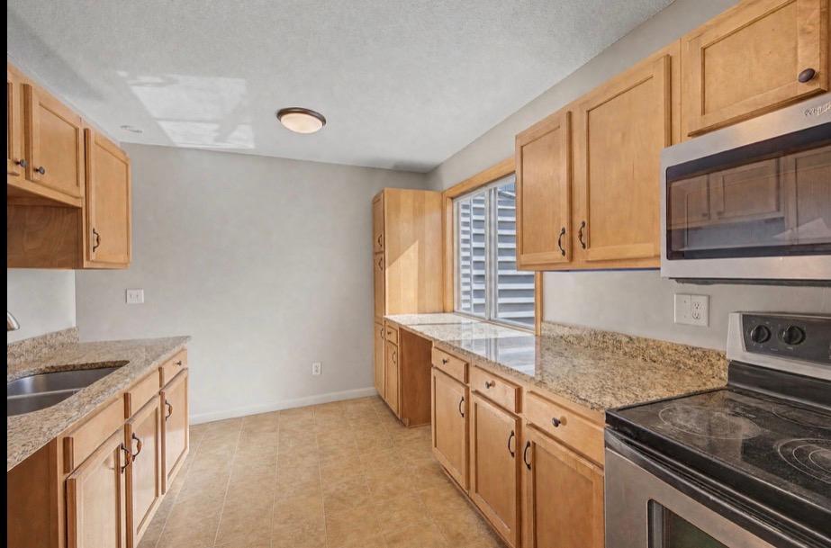 View of Residential at 2281 Pond Avenue, Maplewood MN 55119, Maplewood (4 of 18) - Mike Wilen | Minnesota Team Real Estate