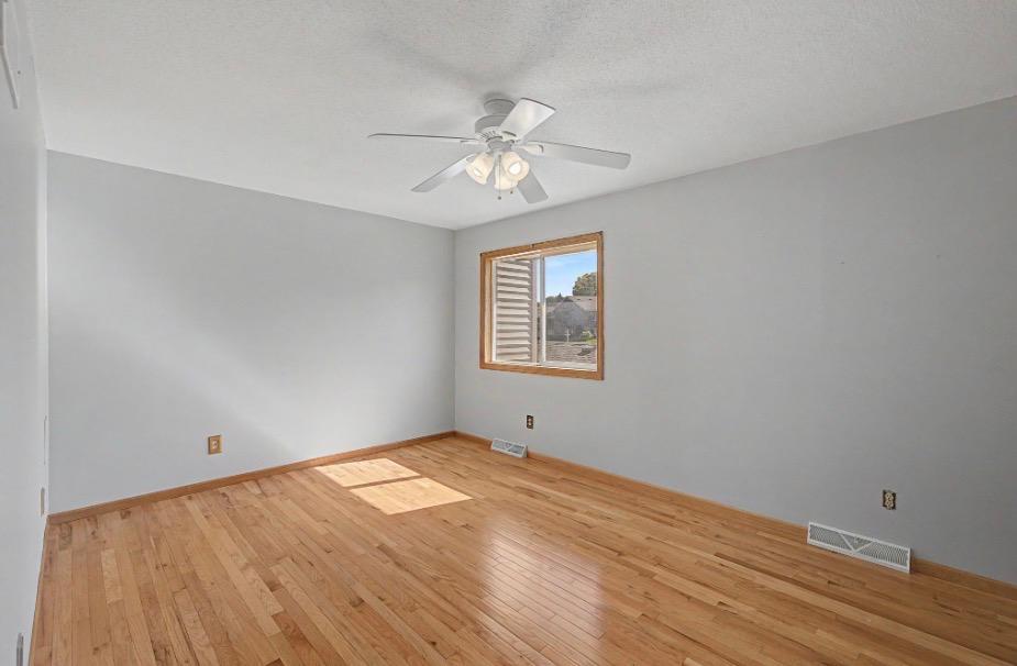 View of Residential at 2281 Pond Avenue, Maplewood MN 55119, Maplewood (11 of 18) - Mike Wilen | Minnesota Team Real Estate