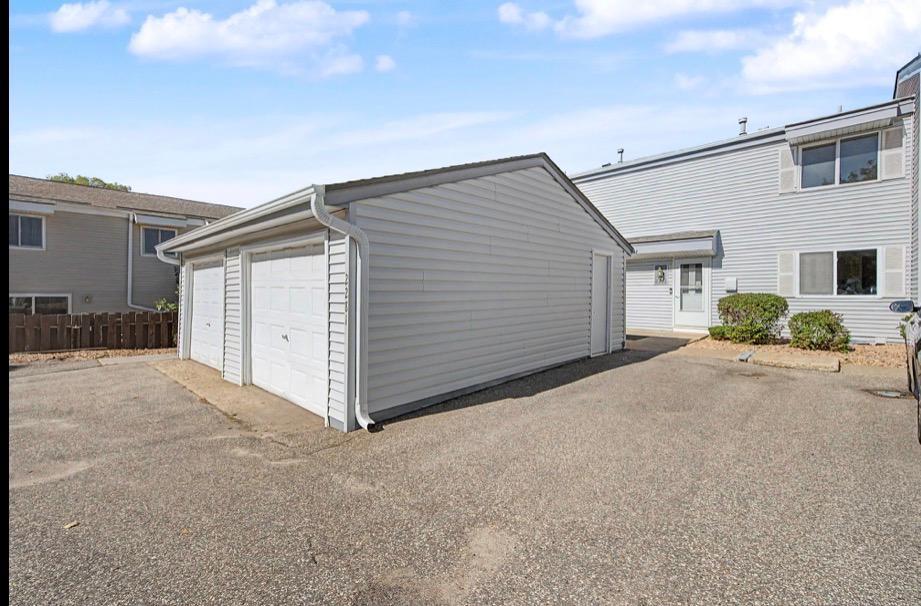View of Residential at 2281 Pond Avenue, Maplewood MN 55119, Maplewood (17 of 18) - Mike Wilen | Minnesota Team Real Estate