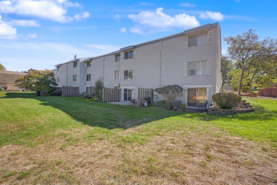 View of Residential at 2281 Pond Avenue, Maplewood MN 55119, Maplewood (18 of 18) - Mike Wilen | Minnesota Team Real Estate
