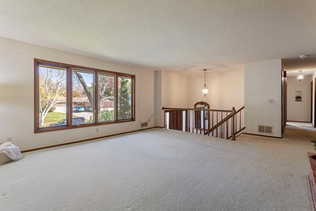 View of Residential at 4649 Hillsboro Avenue, New Hope MN 55428, New Hope (11 of 28) - Mike Wilen | Minnesota Team Real Estate