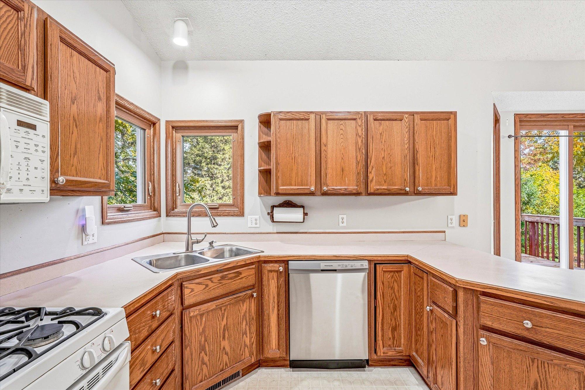 View of Residential at 13025 Forest Glen Drive, Burnsville MN 55337, Burnsville (12 of 52) - Mike Wilen | Minnesota Team Real Estate