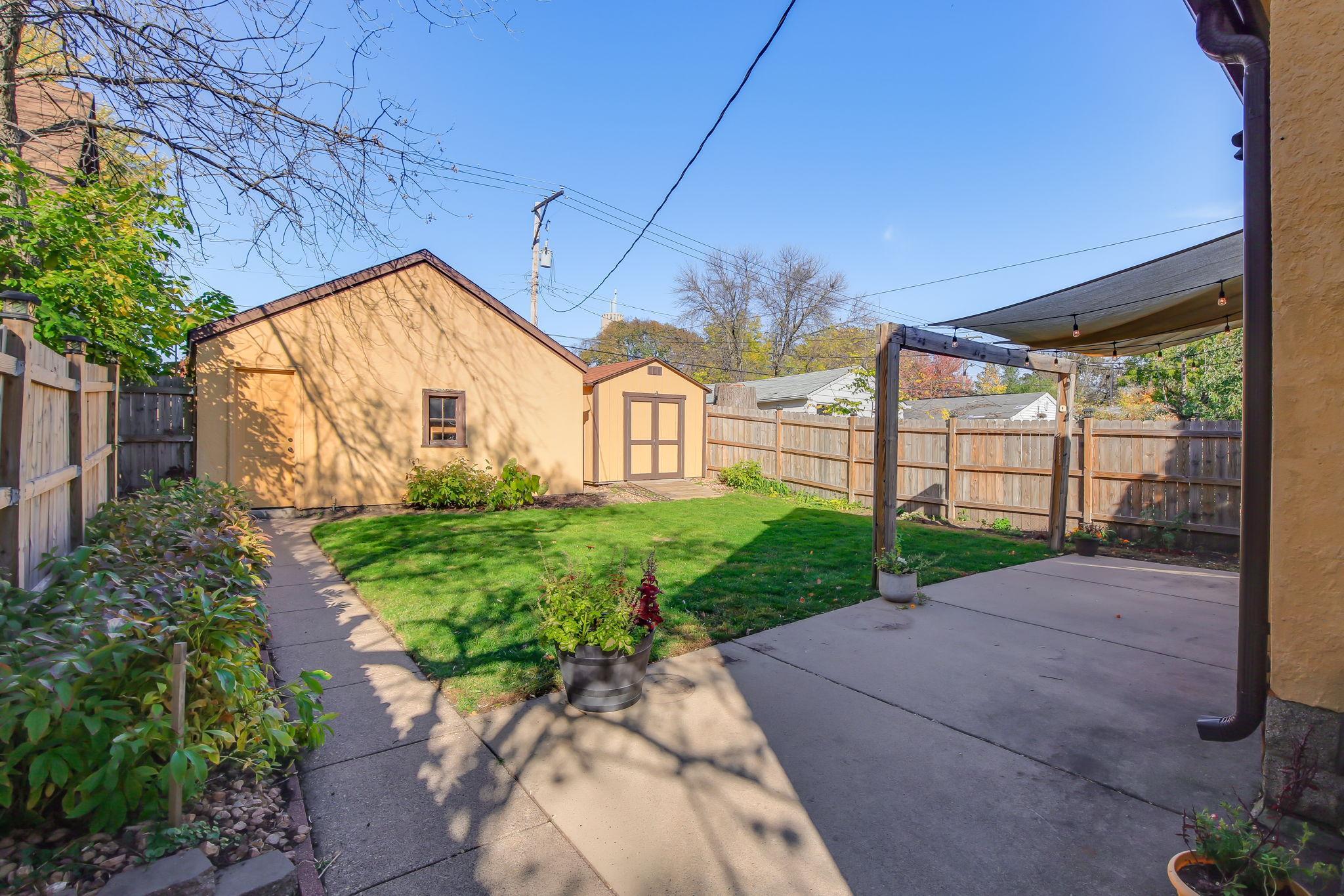 View of Residential at 1327 Thomas Avenue, Saint Paul MN 55104, Saint Paul (25 of 35) - Mike Wilen | Minnesota Team Real Estate