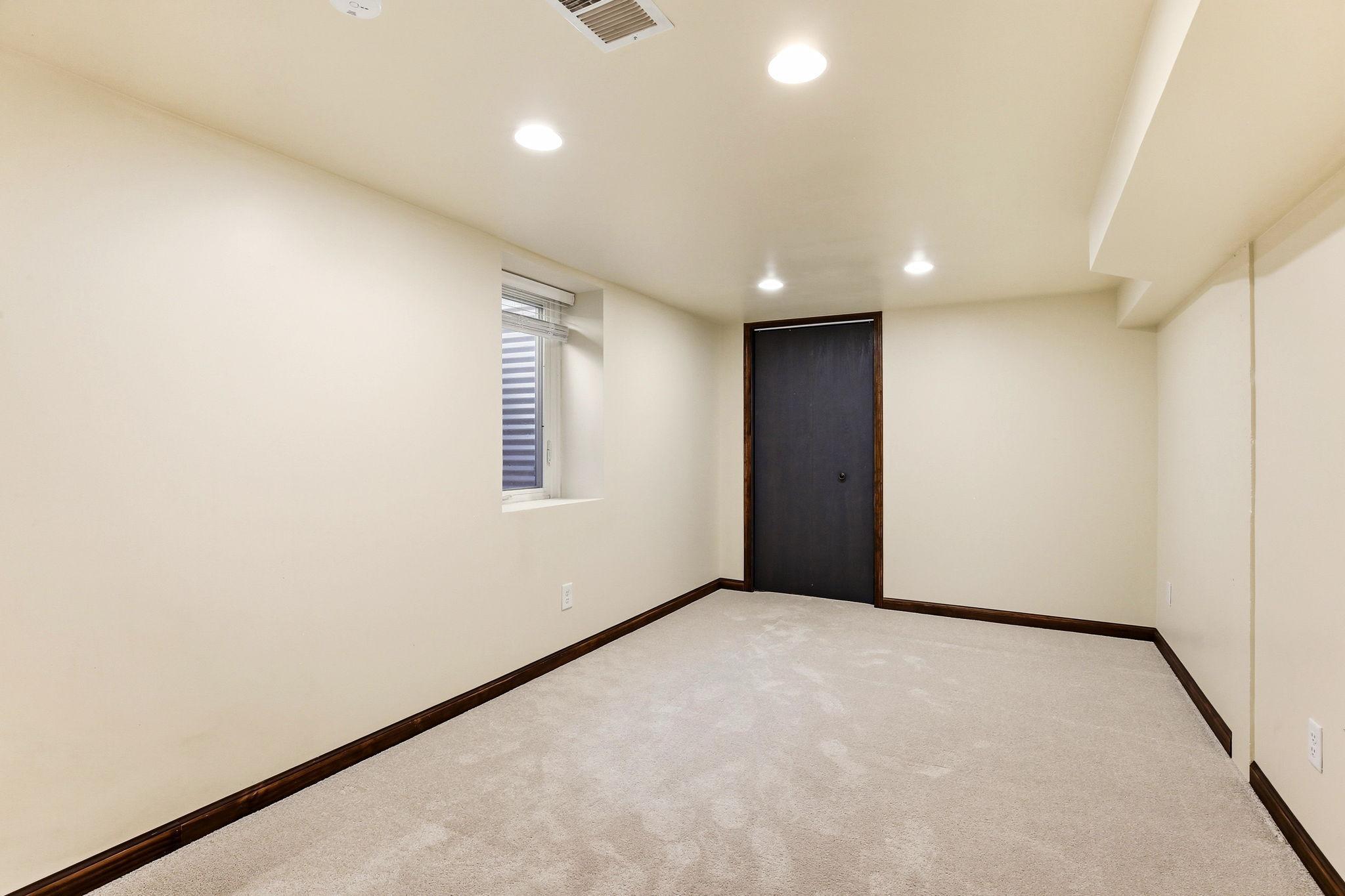 View of Residential at 1327 Thomas Avenue, Saint Paul MN 55104, Saint Paul (21 of 35) - Mike Wilen | Minnesota Team Real Estate