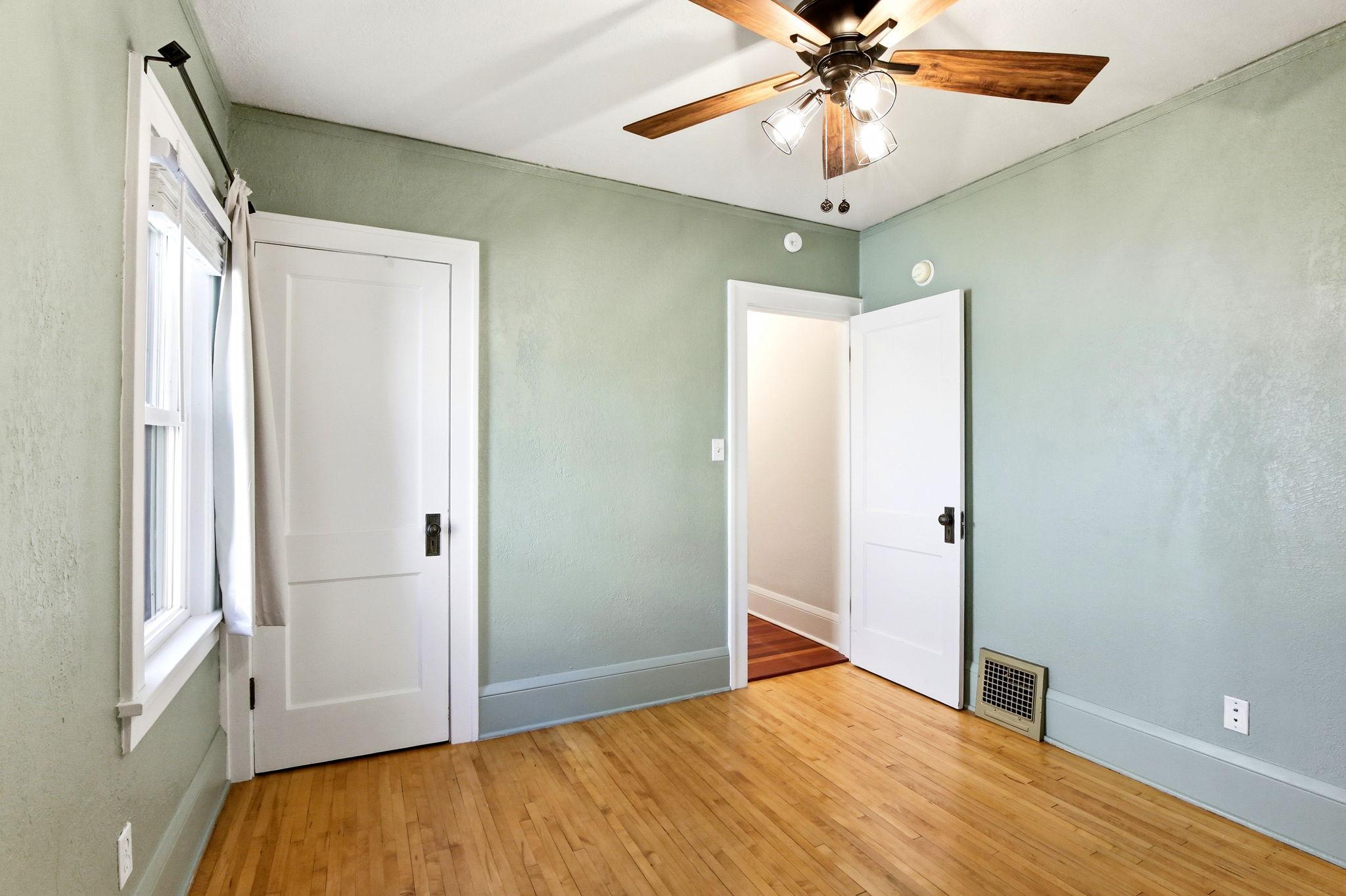 View of Residential at 1327 Thomas Avenue, Saint Paul MN 55104, Saint Paul (16 of 35) - Mike Wilen | Minnesota Team Real Estate