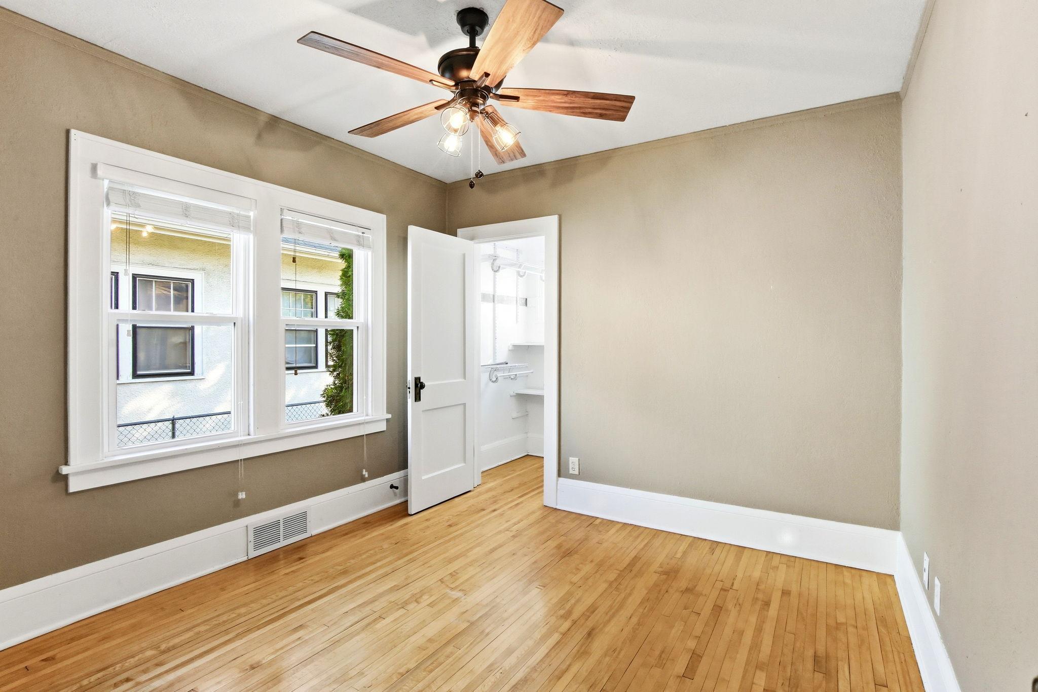View of Residential at 1327 Thomas Avenue, Saint Paul MN 55104, Saint Paul (13 of 35) - Mike Wilen | Minnesota Team Real Estate