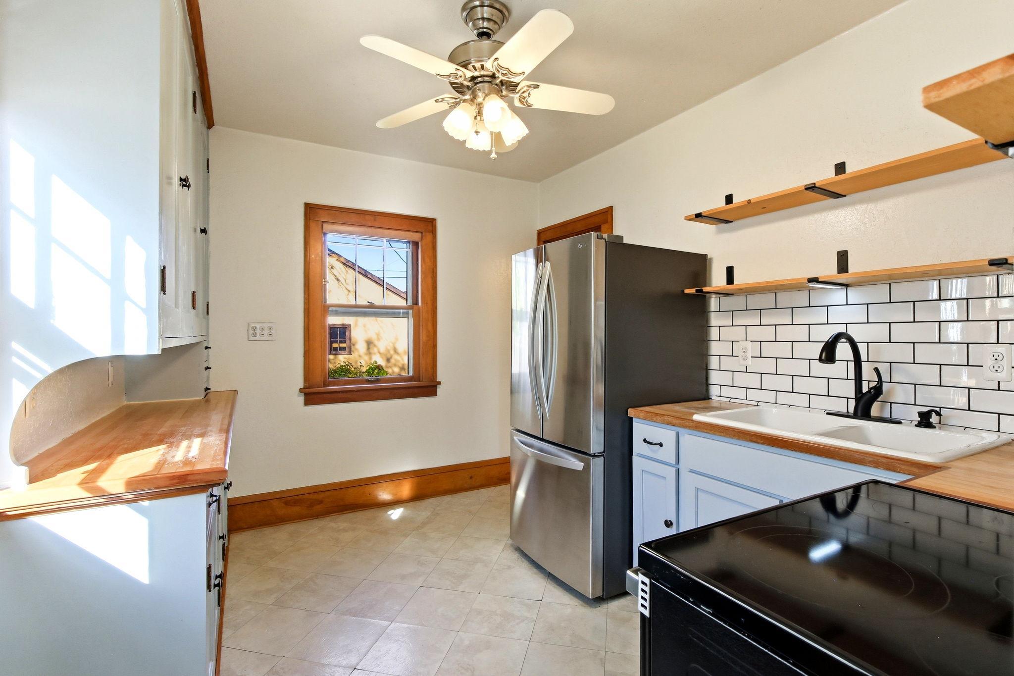 View of Residential at 1327 Thomas Avenue, Saint Paul MN 55104, Saint Paul (9 of 35) - Mike Wilen | Minnesota Team Real Estate