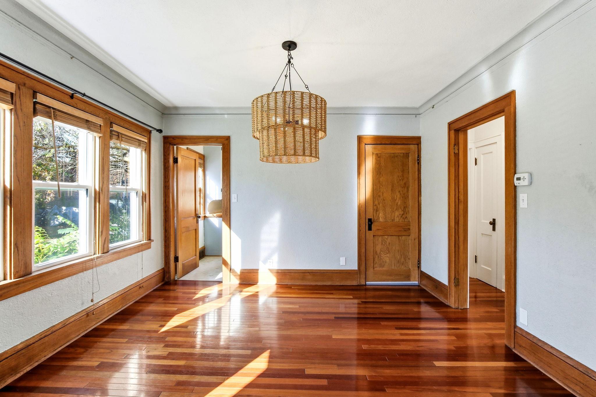 View of Residential at 1327 Thomas Avenue, Saint Paul MN 55104, Saint Paul (7 of 35) - Mike Wilen | Minnesota Team Real Estate