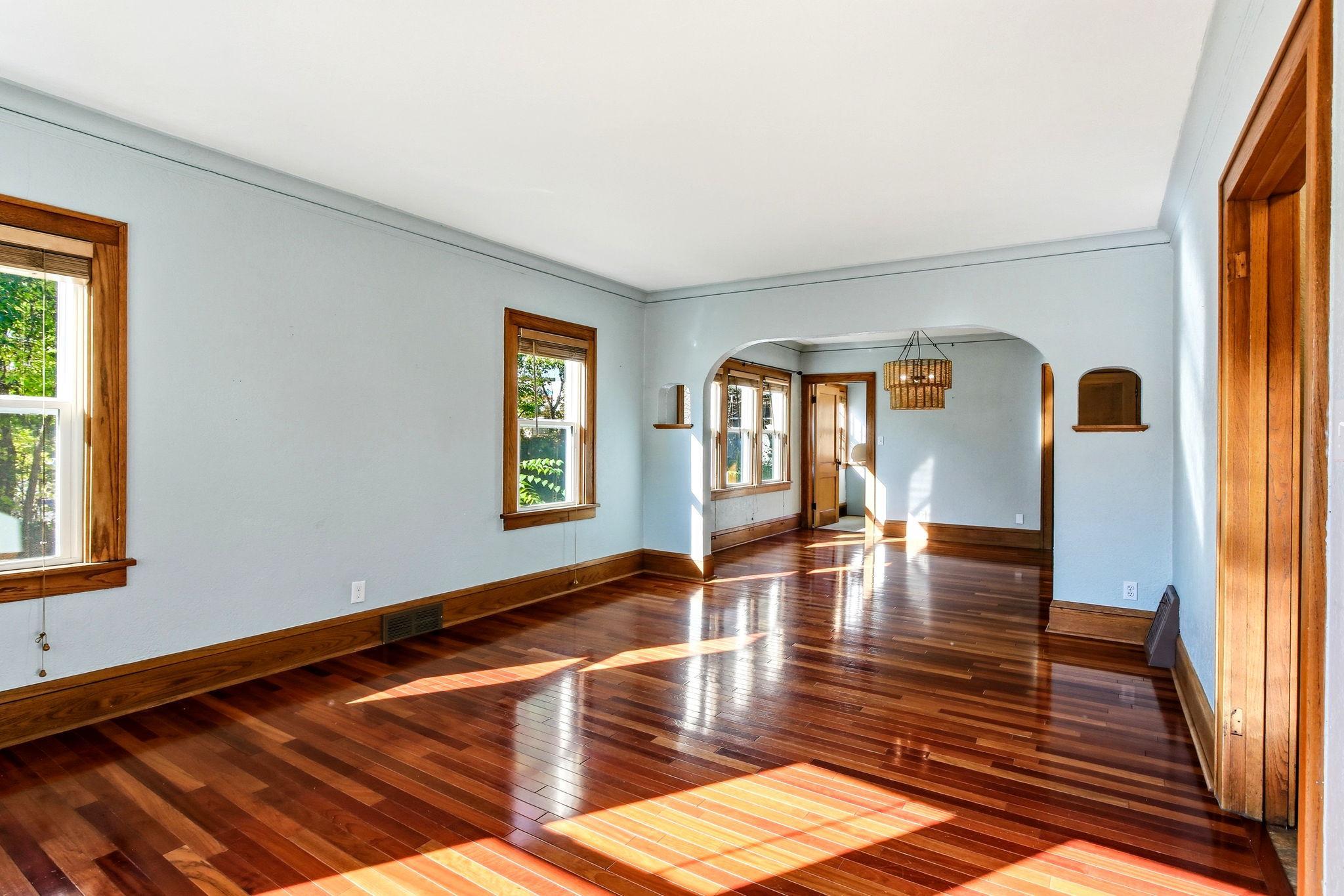 View of Residential at 1327 Thomas Avenue, Saint Paul MN 55104, Saint Paul (5 of 35) - Mike Wilen | Minnesota Team Real Estate