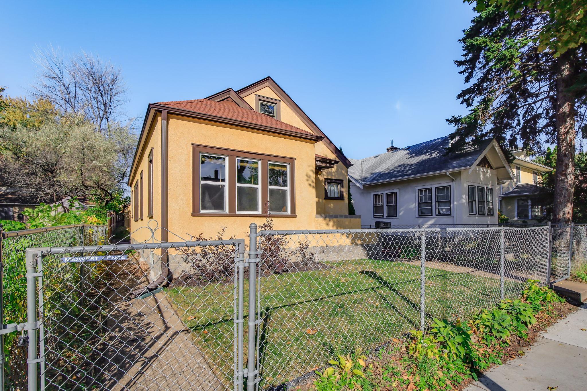 View of Single Family at 1327 Thomas Avenue, Saint Paul - Mike Wilen | Minnesota Team Real Estate