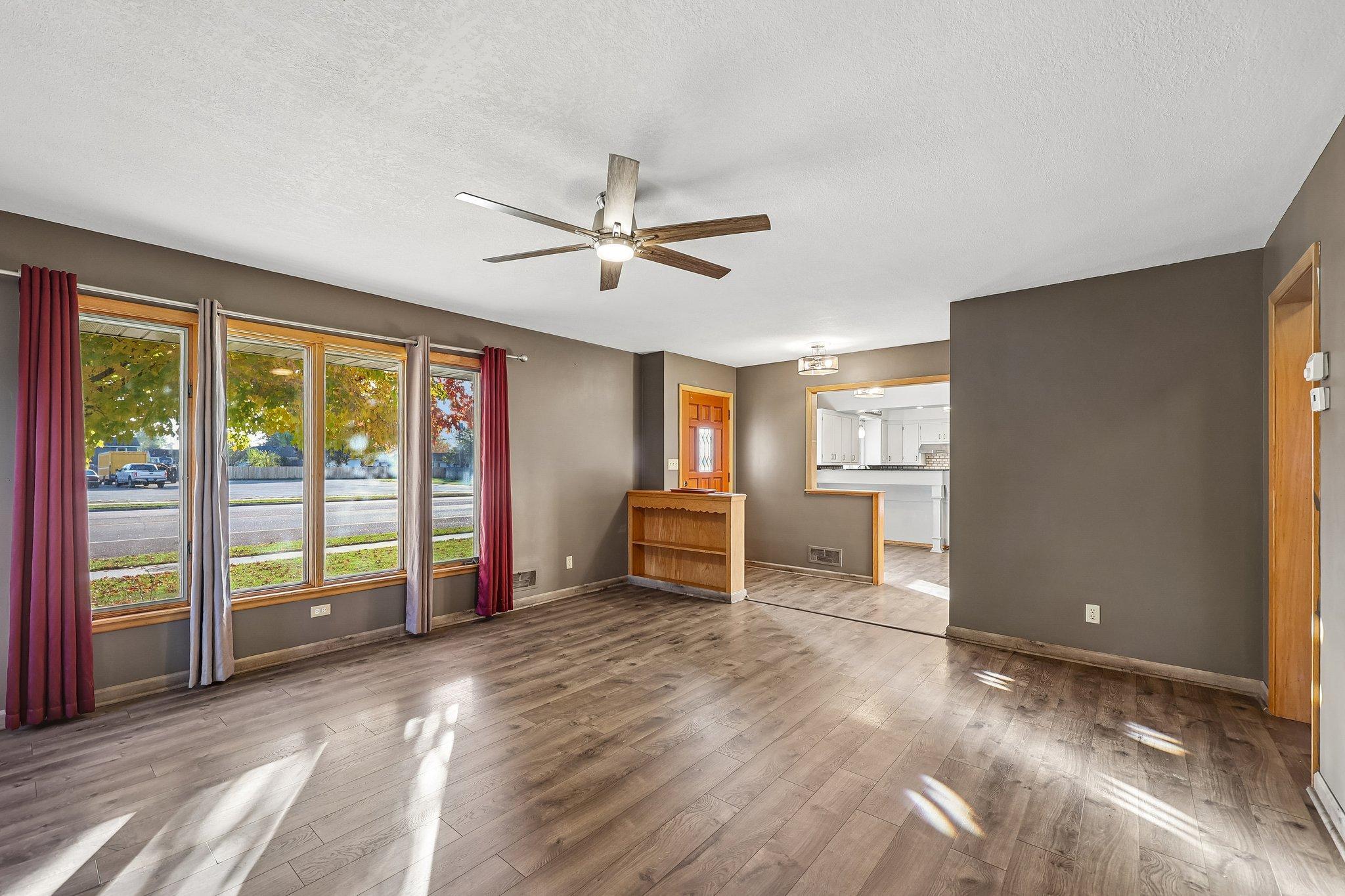 View of Residential at 318 Meridian Street, Belle Plaine MN 56011, Belle Plaine (10 of 39) - Mike Wilen | Minnesota Team Real Estate