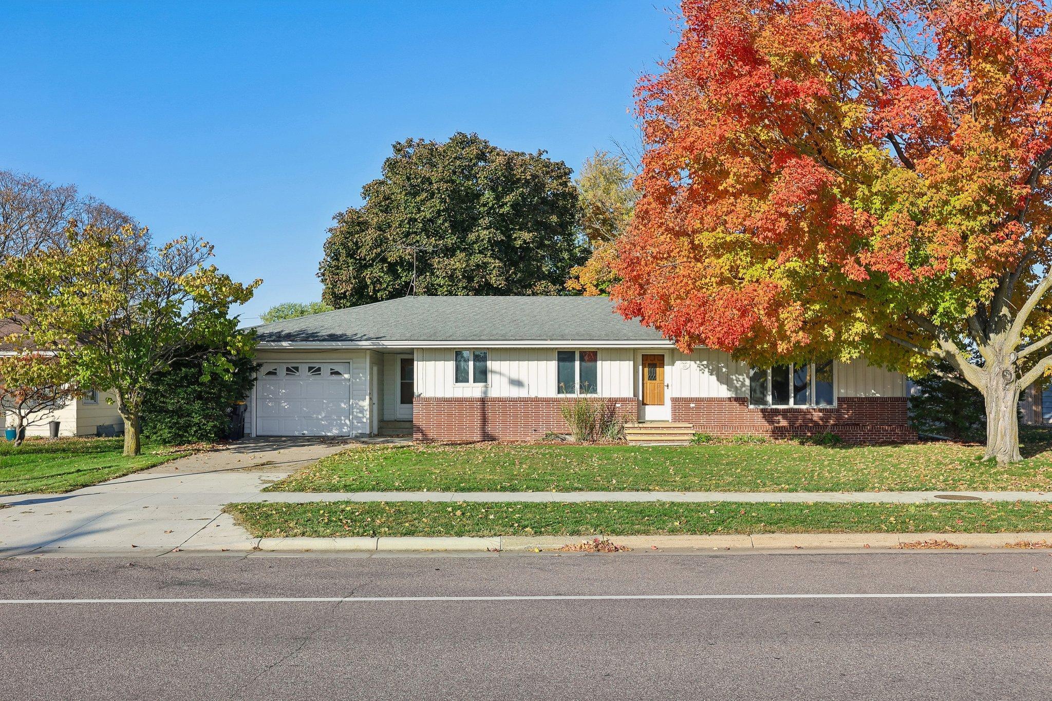 View of Residential at 318 Meridian Street, Belle Plaine MN 56011, Belle Plaine (36 of 39) - Mike Wilen | Minnesota Team Real Estate