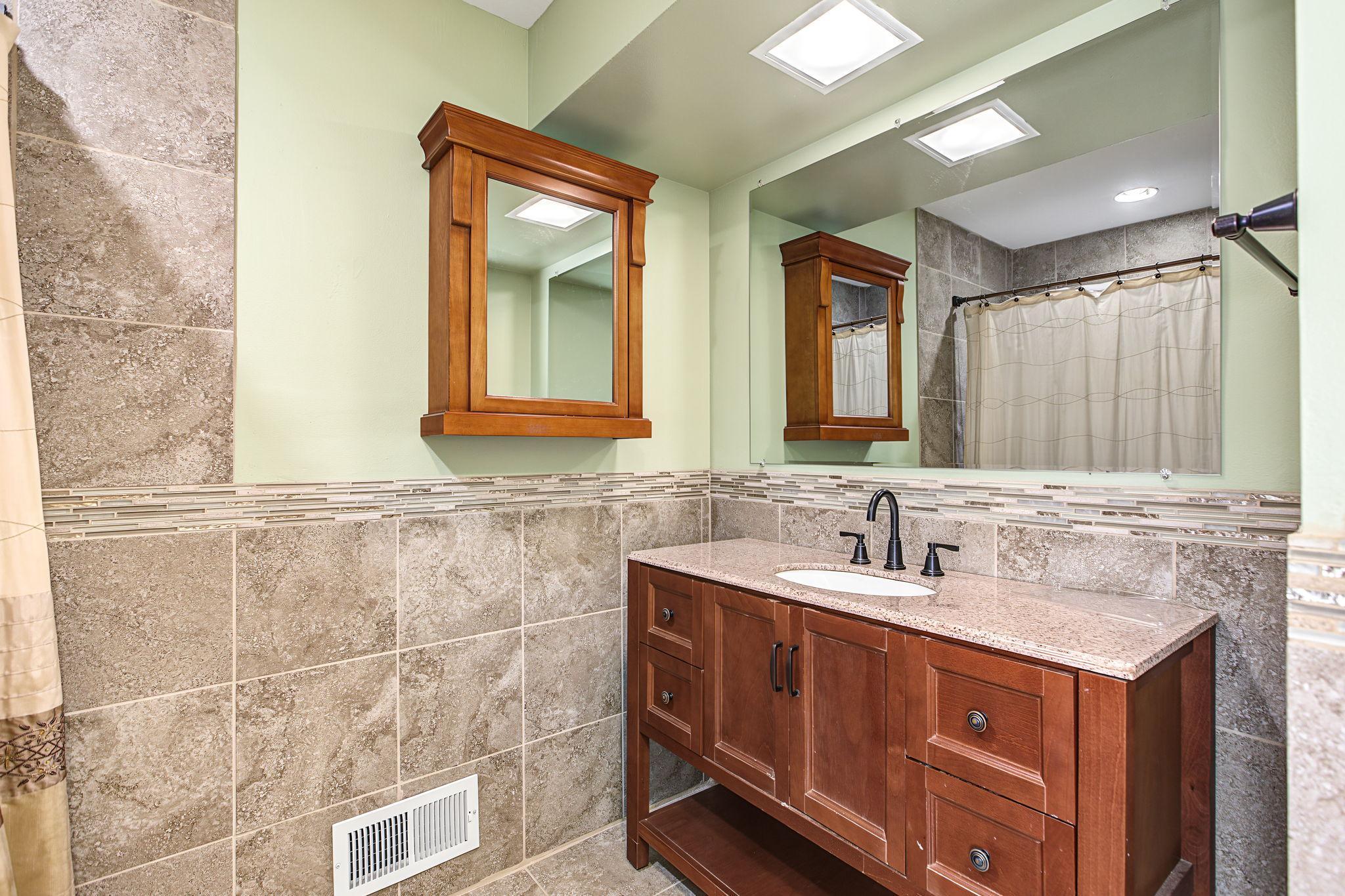 View of Residential at 410 Thompson Avenue, West Saint Paul MN 55118, West Saint Paul (27 of 50) - Mike Wilen | Minnesota Team Real Estate