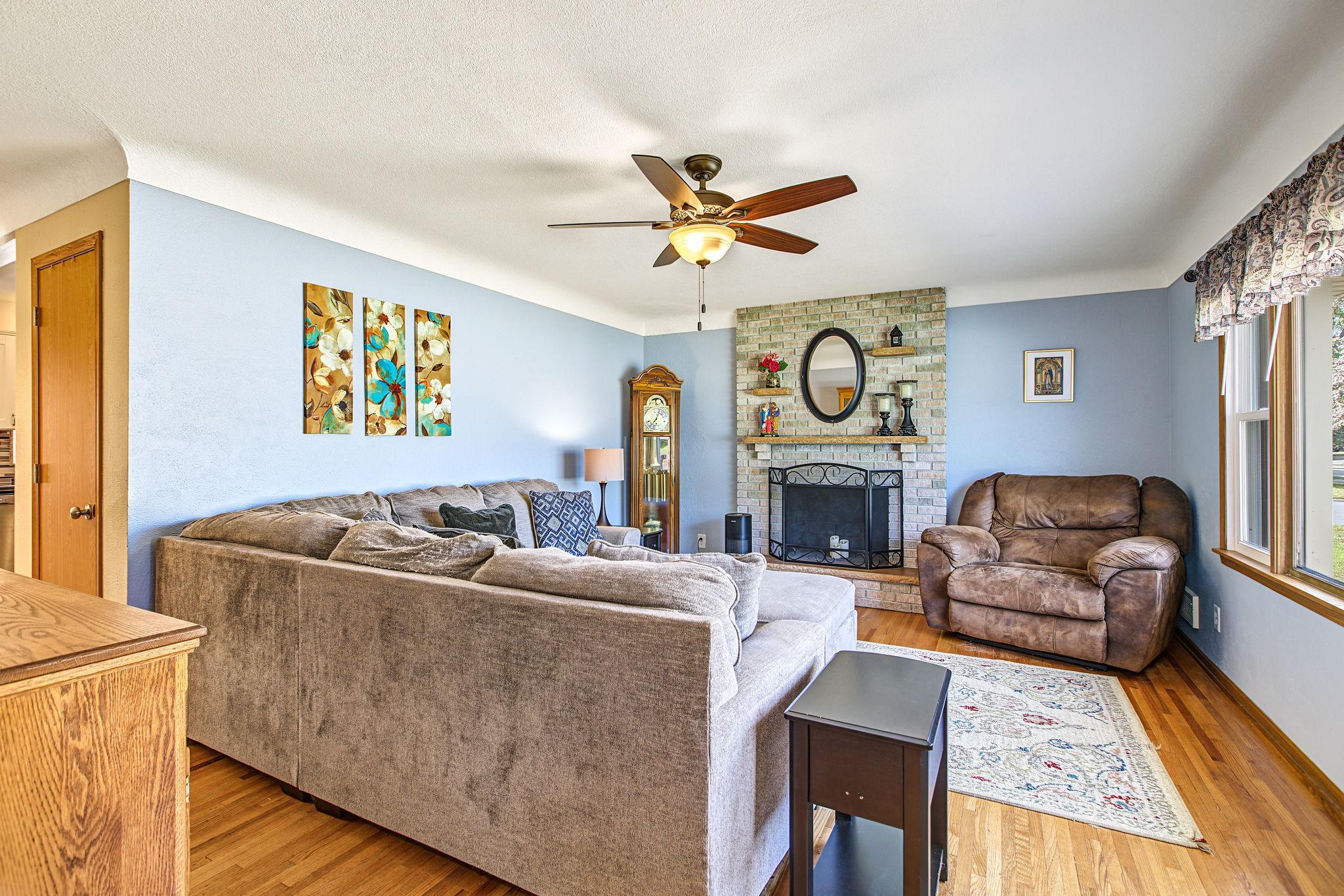 View of Residential at 410 Thompson Avenue, West Saint Paul MN 55118, West Saint Paul (4 of 50) - Mike Wilen | Minnesota Team Real Estate