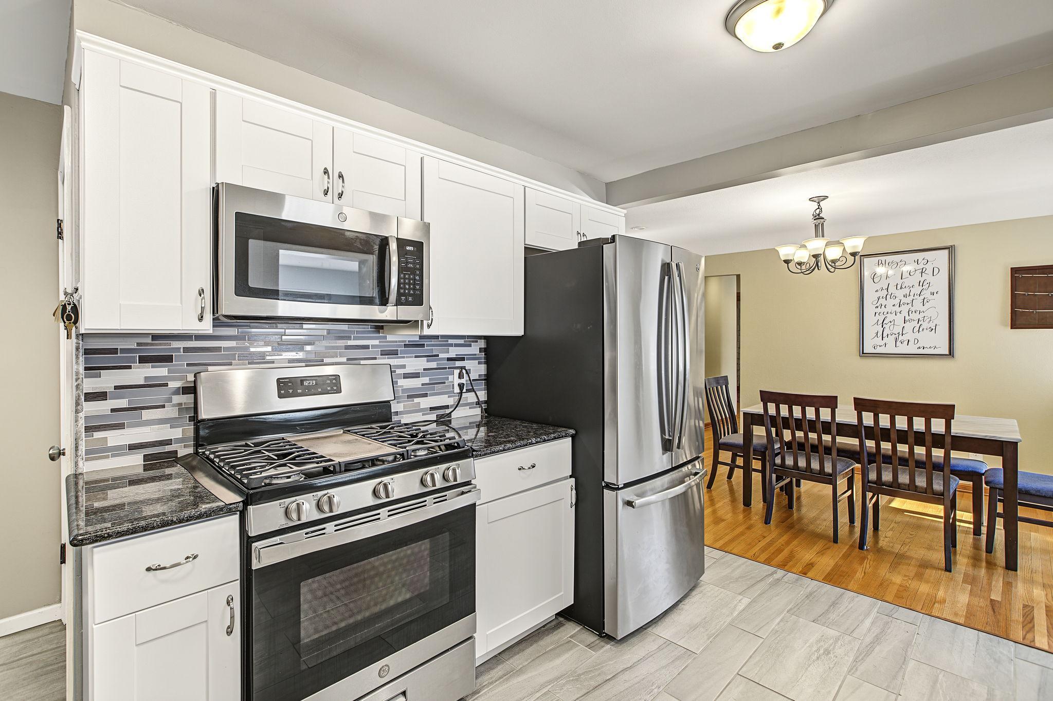 View of Residential at 410 Thompson Avenue, West Saint Paul MN 55118, West Saint Paul (11 of 50) - Mike Wilen | Minnesota Team Real Estate