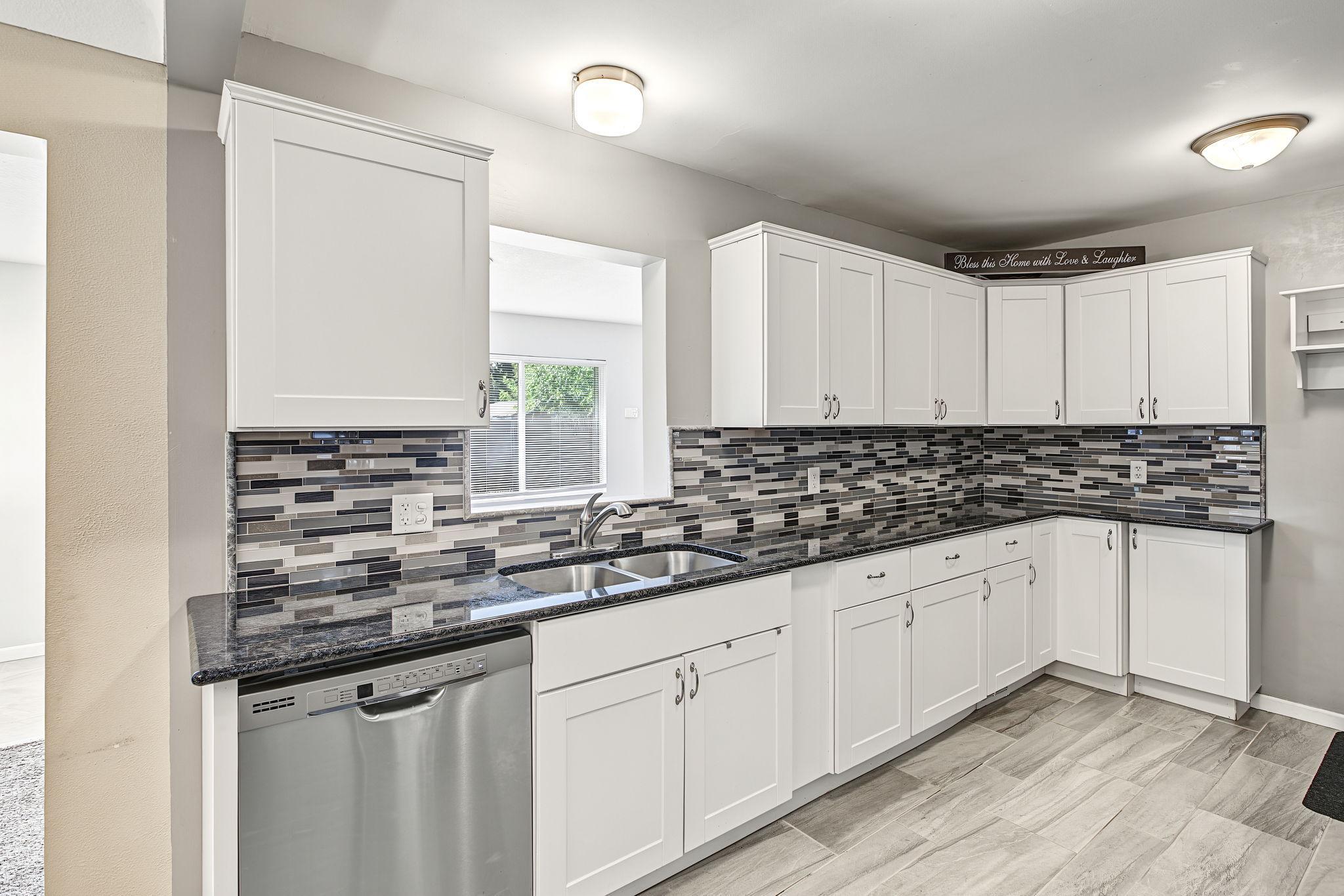View of Residential at 410 Thompson Avenue, West Saint Paul MN 55118, West Saint Paul (10 of 50) - Mike Wilen | Minnesota Team Real Estate