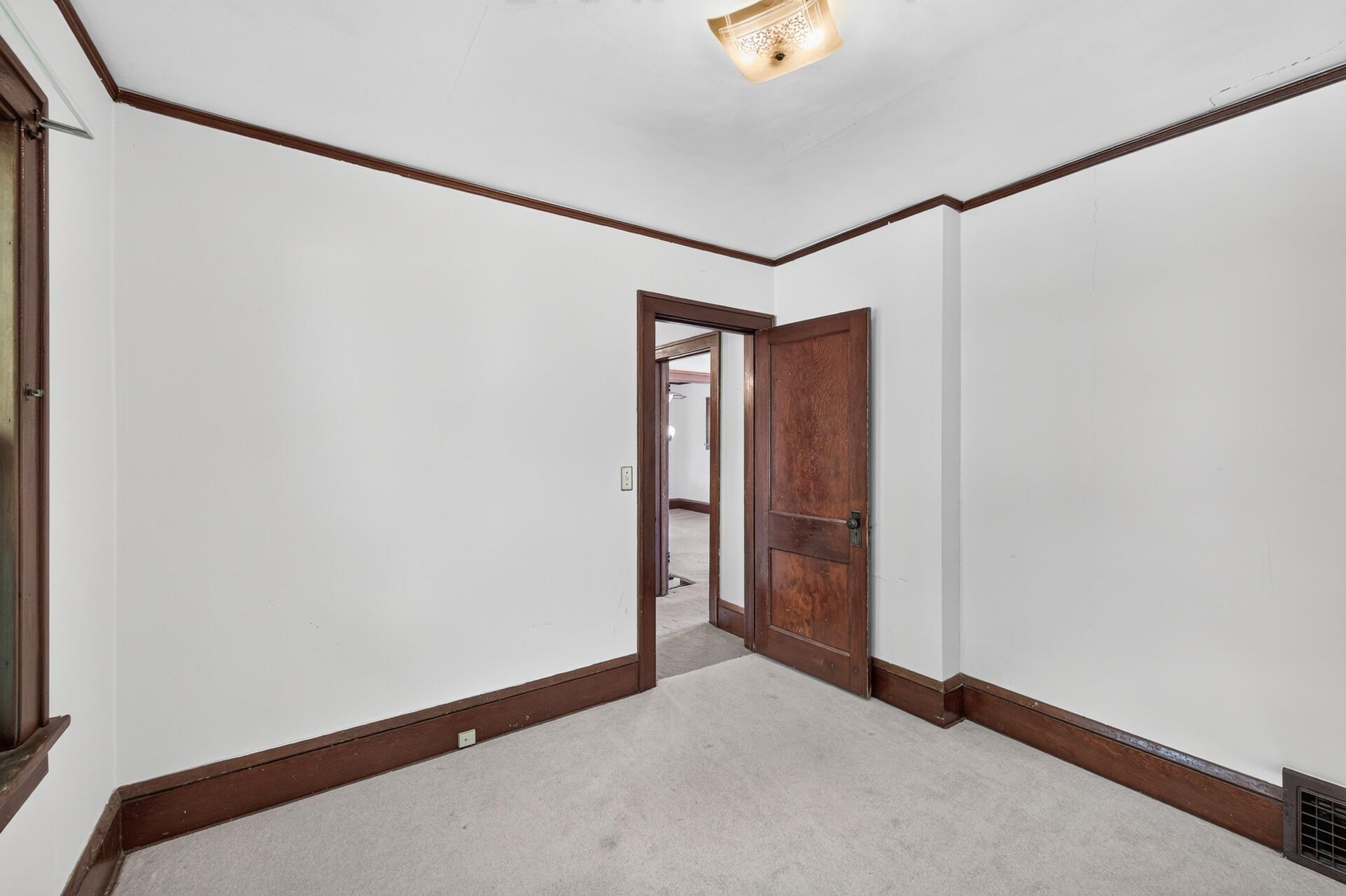 View of Residential at 1095 Humboldt Avenue, West Saint Paul MN 55118, West Saint Paul (14 of 27) - Mike Wilen | Minnesota Team Real Estate