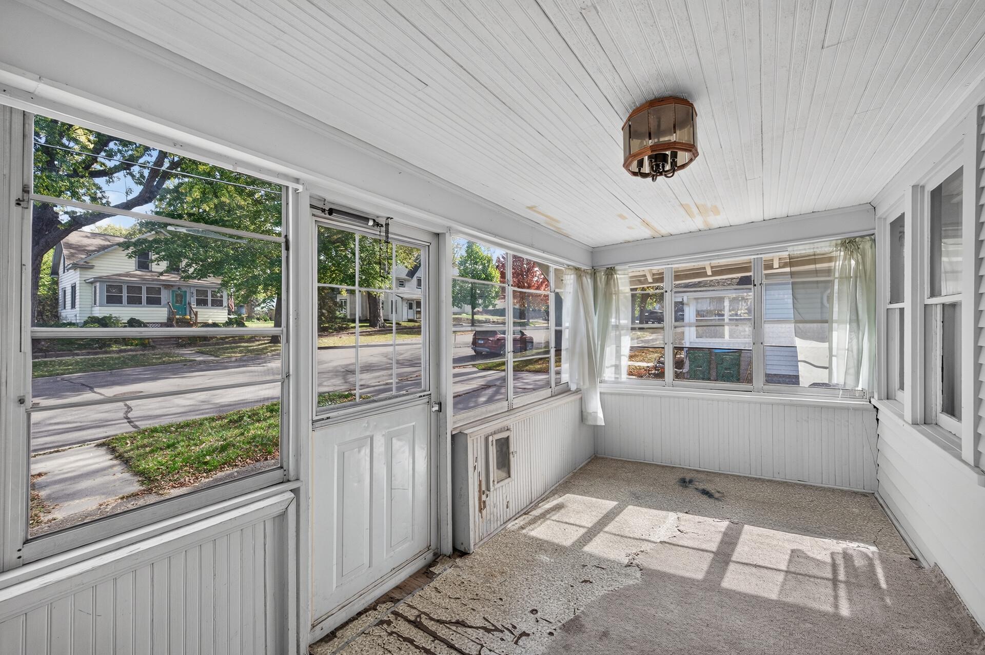 View of Residential at 1095 Humboldt Avenue, West Saint Paul MN 55118, West Saint Paul (5 of 27) - Mike Wilen | Minnesota Team Real Estate