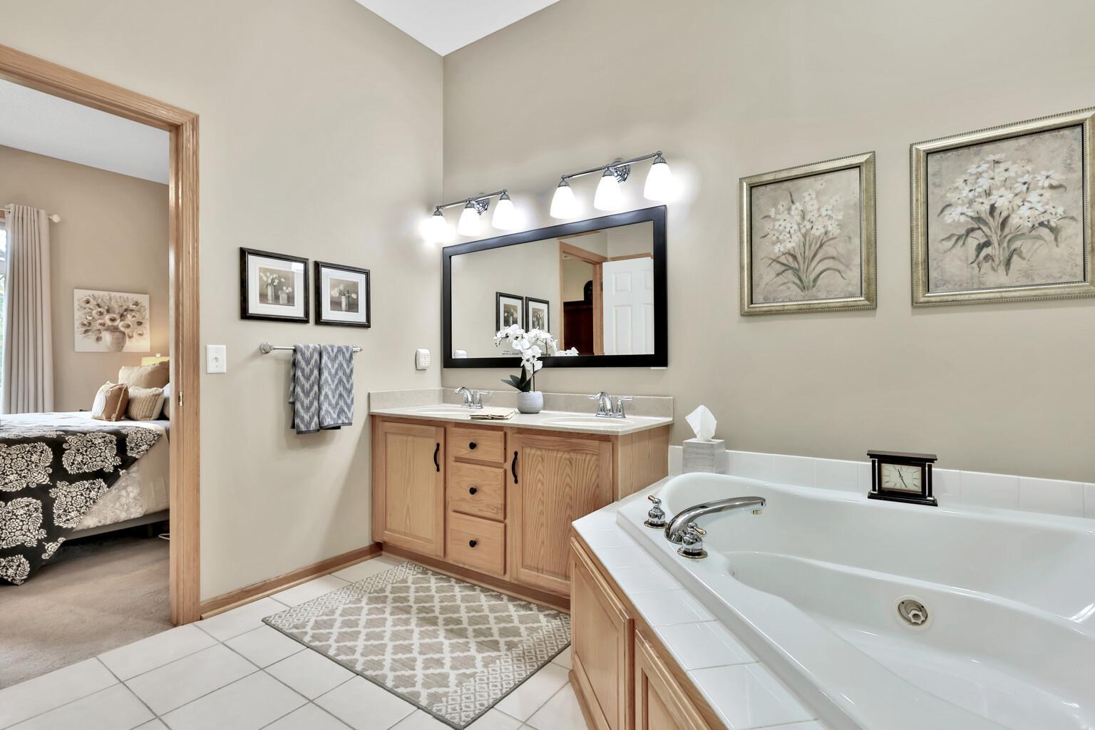 View of Residential at 10279 Lancaster Bay, Woodbury MN 55129, Woodbury (38 of 79) - Mike Wilen | Minnesota Team Real Estate