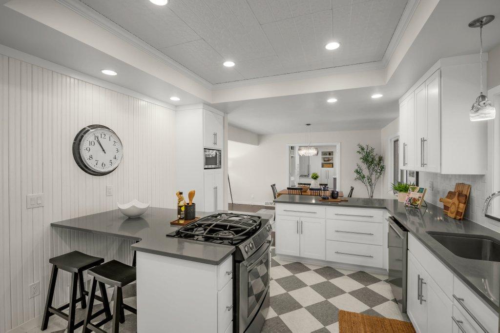 View of Residential at 5024 Benton Avenue, Edina MN 55436, Edina (16 of 30) - Mike Wilen | Minnesota Team Real Estate