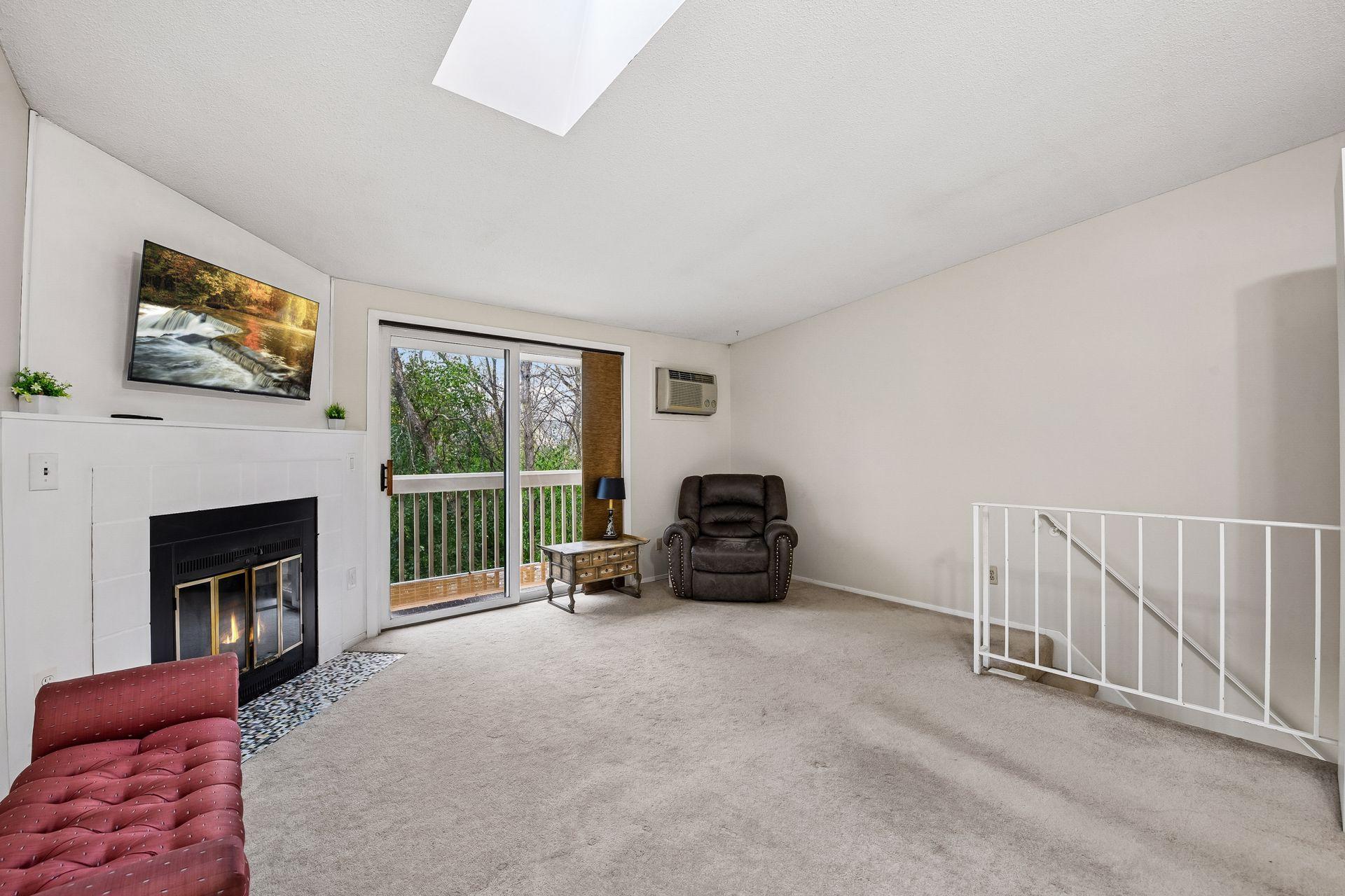 View of Residential at 17587 Pond Circle, Eden Prairie MN 55346, Eden Prairie (11 of 37) - Mike Wilen | Minnesota Team Real Estate