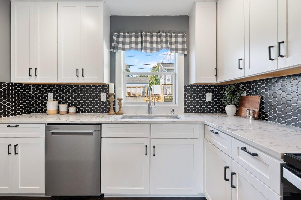 View of Residential at 1224 6th Avenue, South Saint Paul MN 55075, South Saint Paul (11 of 47) - Mike Wilen | Minnesota Team Real Estate