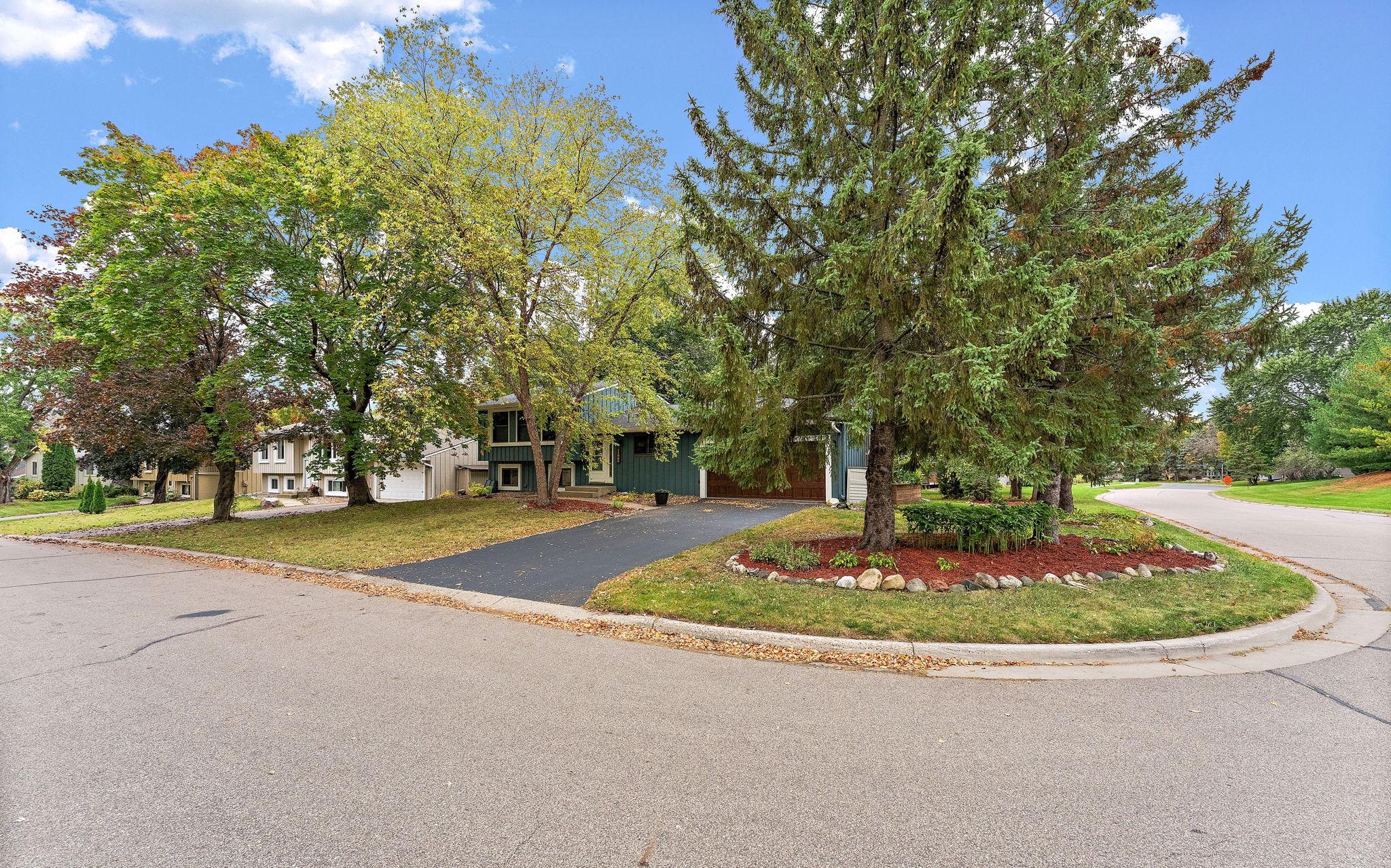 View of Residential at 11005 Hyland Terrace, Eden Prairie MN 55344, Eden Prairie (5 of 48) - Mike Wilen | Minnesota Team Real Estate