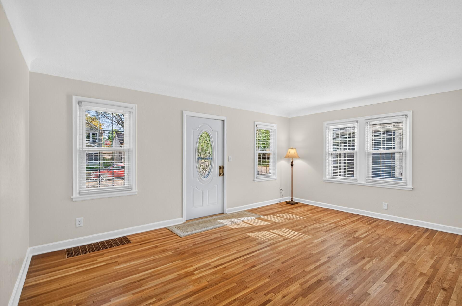 View of Residential at 3106 Hayes Street, Minneapolis MN 55418, Minneapolis (10 of 43) - Mike Wilen | Minnesota Team Real Estate