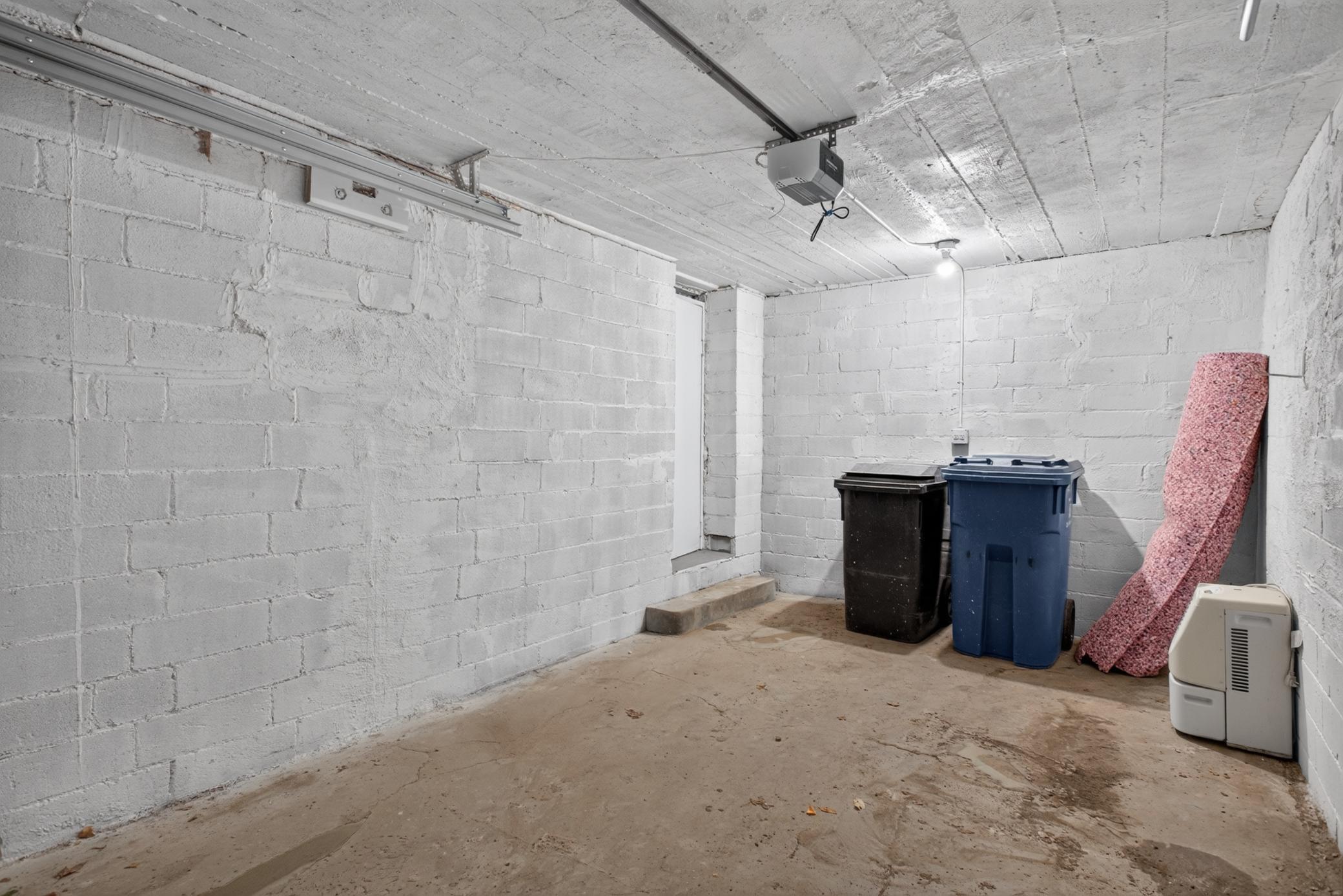 View of Residential at 2100 Sheridan Avenue, Minneapolis MN 55411, Minneapolis (27 of 35) - Mike Wilen | Minnesota Team Real Estate