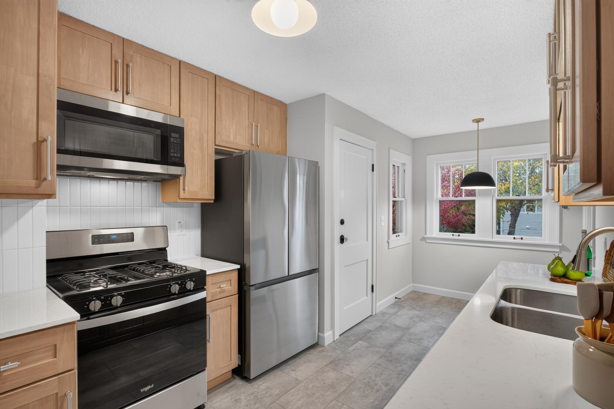 View of Residential at 2100 Sheridan Avenue, Minneapolis MN 55411, Minneapolis (6 of 35) - Mike Wilen | Minnesota Team Real Estate