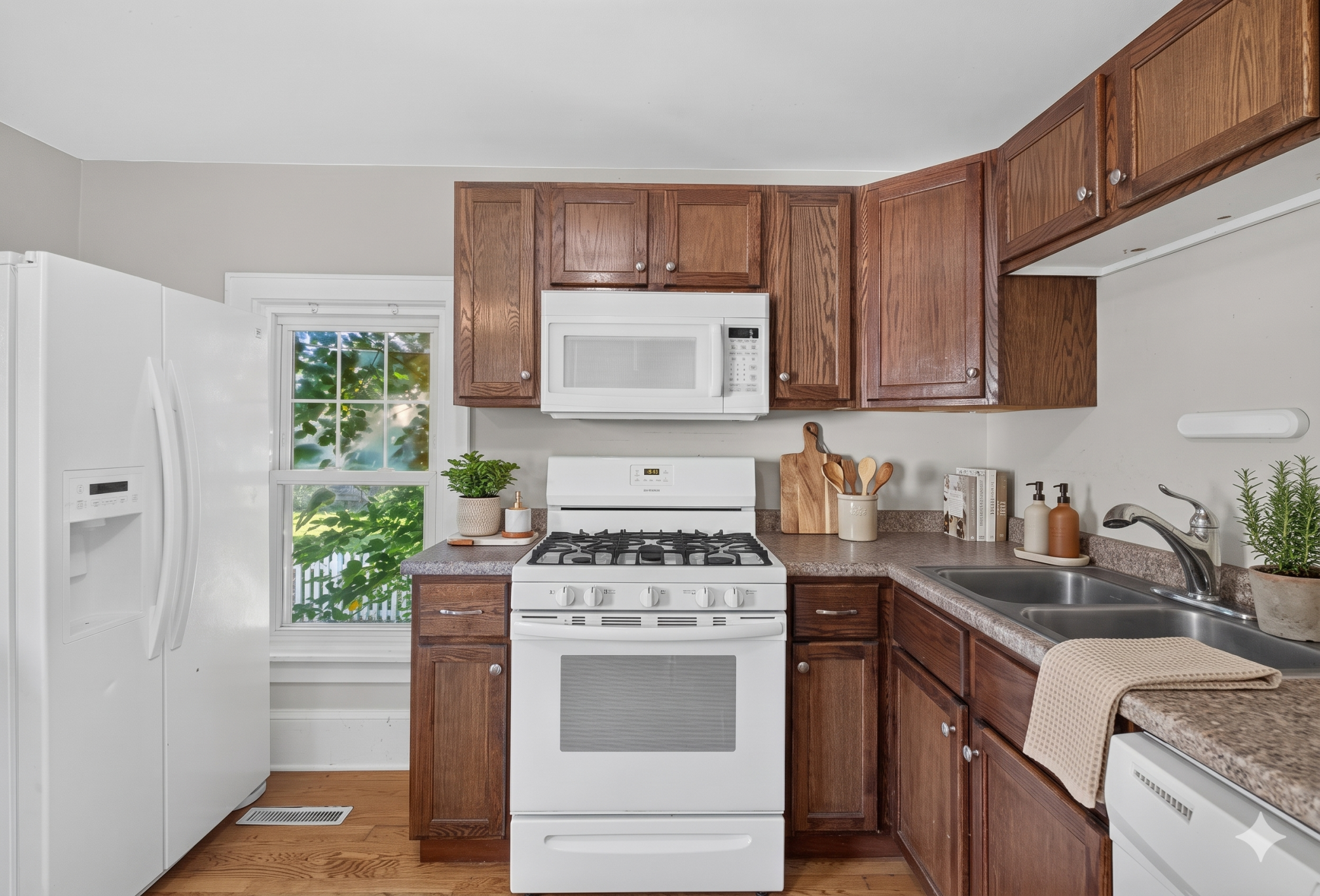 View of Residential at 893 Scheffer Avenue, Saint Paul MN 55102, Saint Paul (12 of 29) - Mike Wilen | Minnesota Team Real Estate