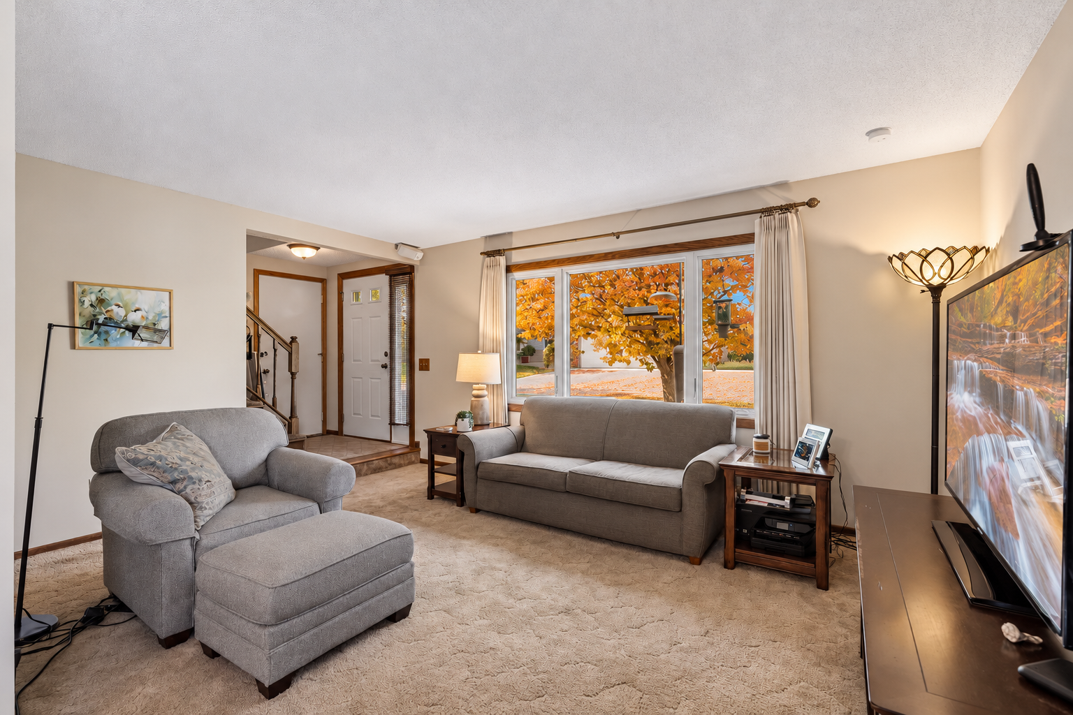 View of Residential at 9558 Kingsview Lane, Maple Grove MN 55369, Maple Grove (3 of 20) - Mike Wilen | Minnesota Team Real Estate