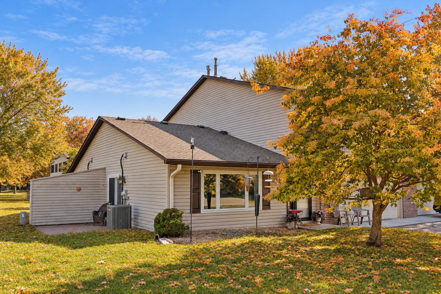 View of Residential at 9558 Kingsview Lane, Maple Grove MN 55369, Maple Grove (17 of 20) - Mike Wilen | Minnesota Team Real Estate