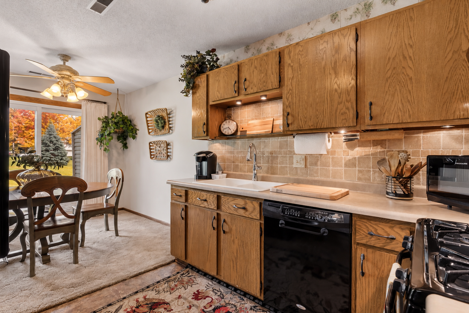 View of Residential at 9558 Kingsview Lane, Maple Grove MN 55369, Maple Grove (9 of 20) - Mike Wilen | Minnesota Team Real Estate