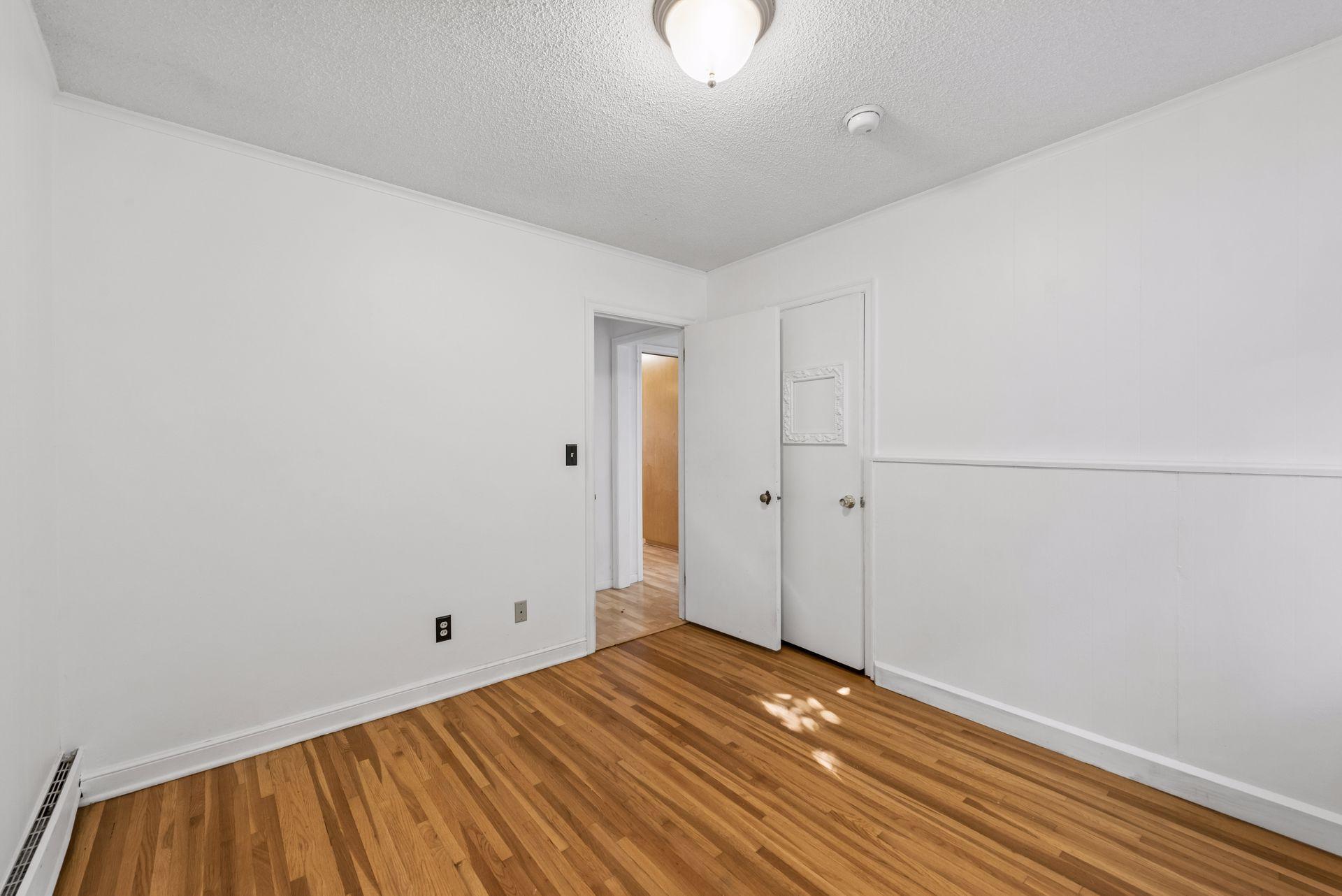 View of Residential at 3971 Wooddale Avenue, Saint Louis Park MN 55416, Saint Louis Park (23 of 42) - Mike Wilen | Minnesota Team Real Estate