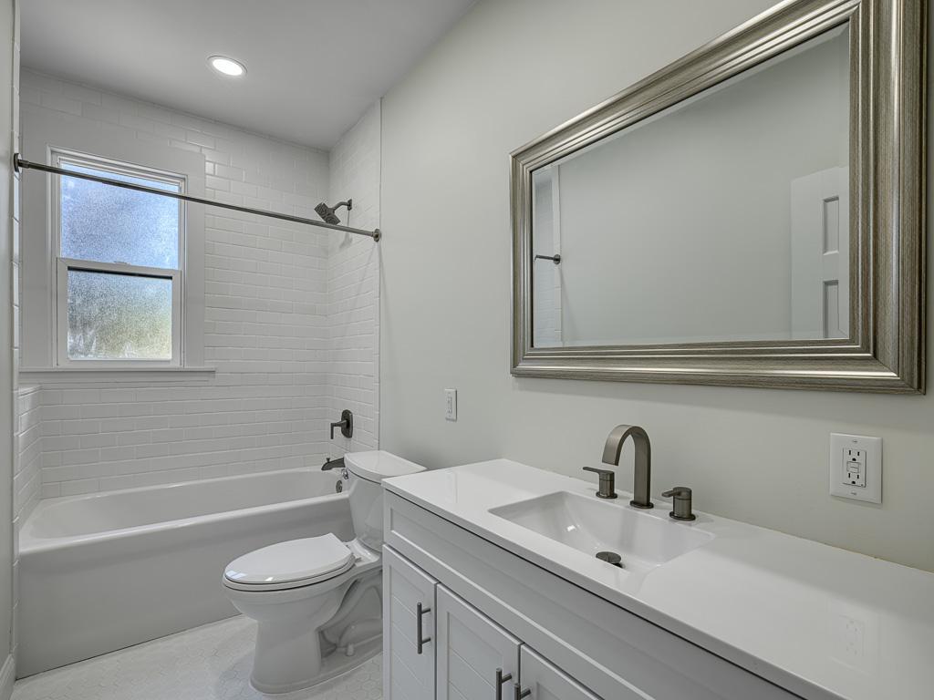View of Residential Income at 203 Chatsworth Street, Saint Paul MN 55105, Saint Paul (11 of 46) - Mike Wilen | Minnesota Team Real Estate
