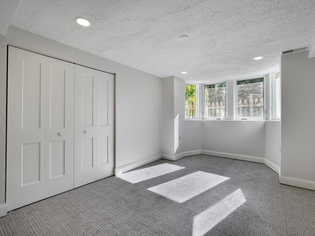 View of Residential Income at 203 Chatsworth Street, Saint Paul MN 55105, Saint Paul (39 of 46) - Mike Wilen | Minnesota Team Real Estate