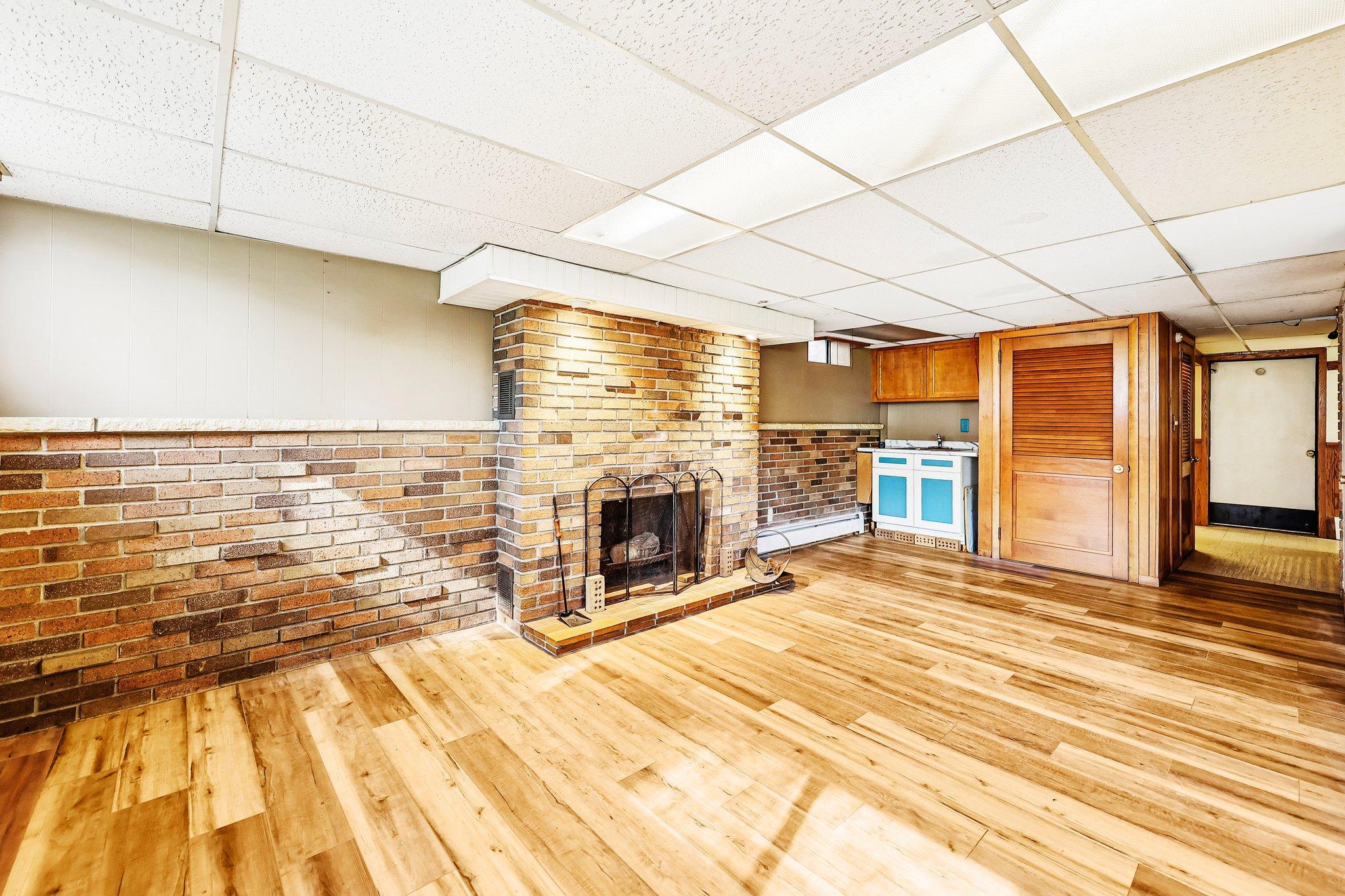 View of Residential Income at 2347 Western Avenue, Roseville MN 55113, Roseville (28 of 28) - Mike Wilen | Minnesota Team Real Estate