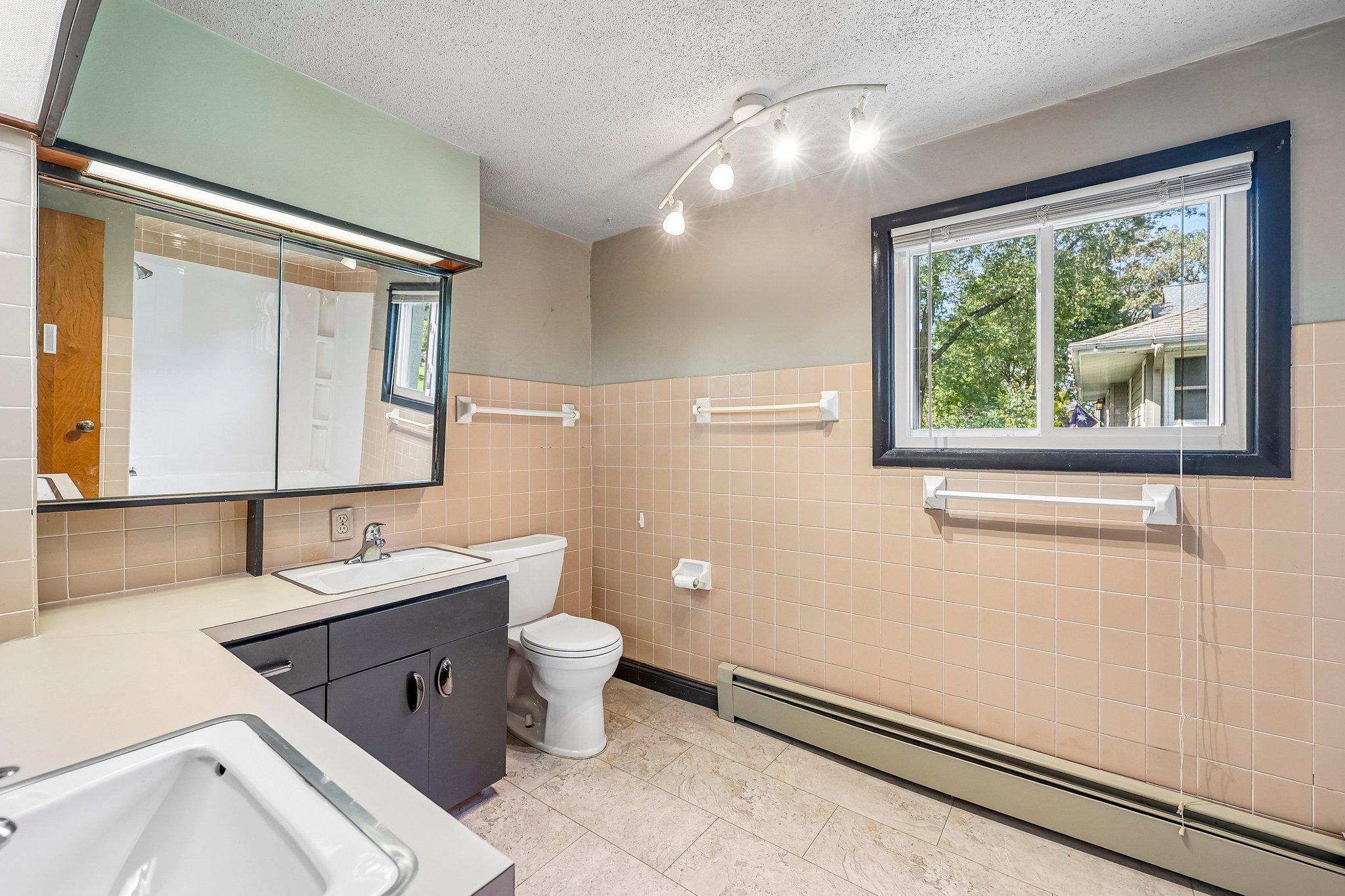 View of Residential Income at 2347 Western Avenue, Roseville MN 55113, Roseville (13 of 28) - Mike Wilen | Minnesota Team Real Estate