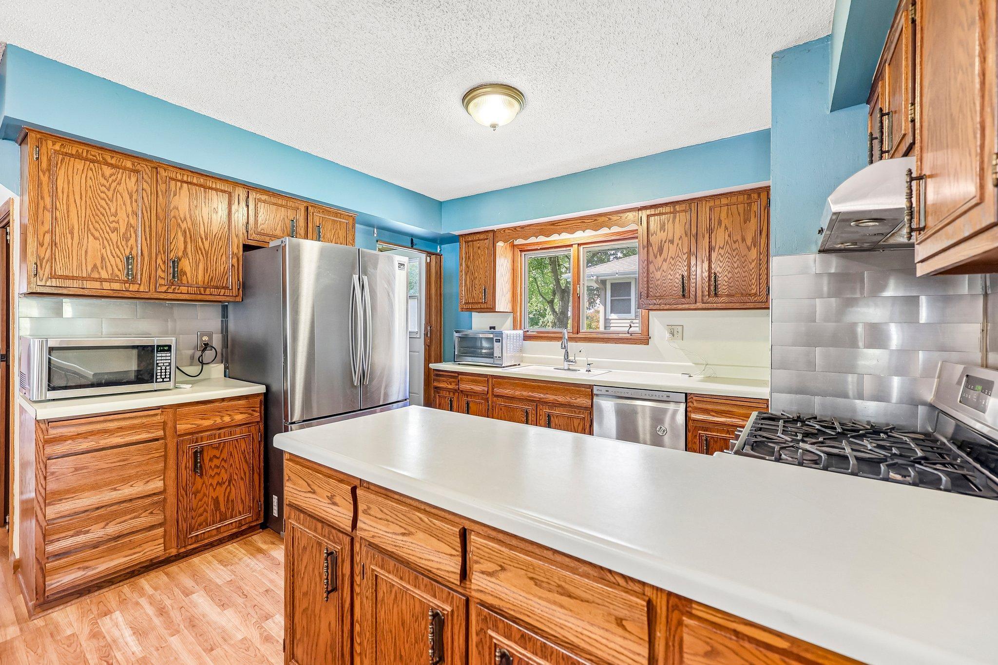 View of Residential Income at 2347 Western Avenue, Roseville MN 55113, Roseville (6 of 28) - Mike Wilen | Minnesota Team Real Estate