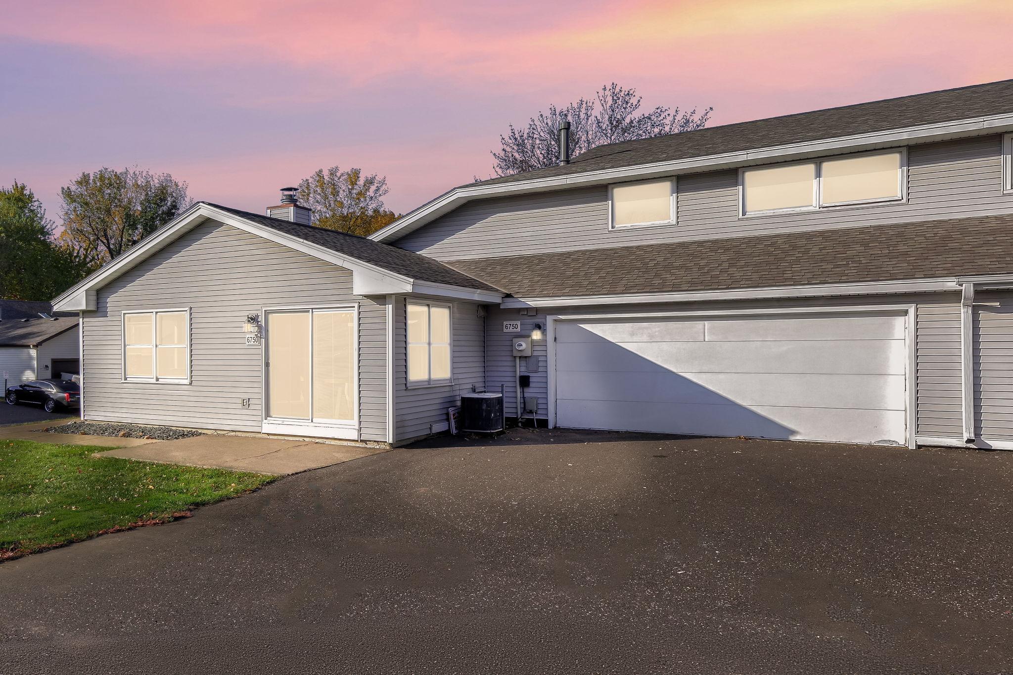 View of Residential at 6750 Gretchen Court, Oakdale MN 55128, Oakdale (25 of 28) - Mike Wilen | Minnesota Team Real Estate
