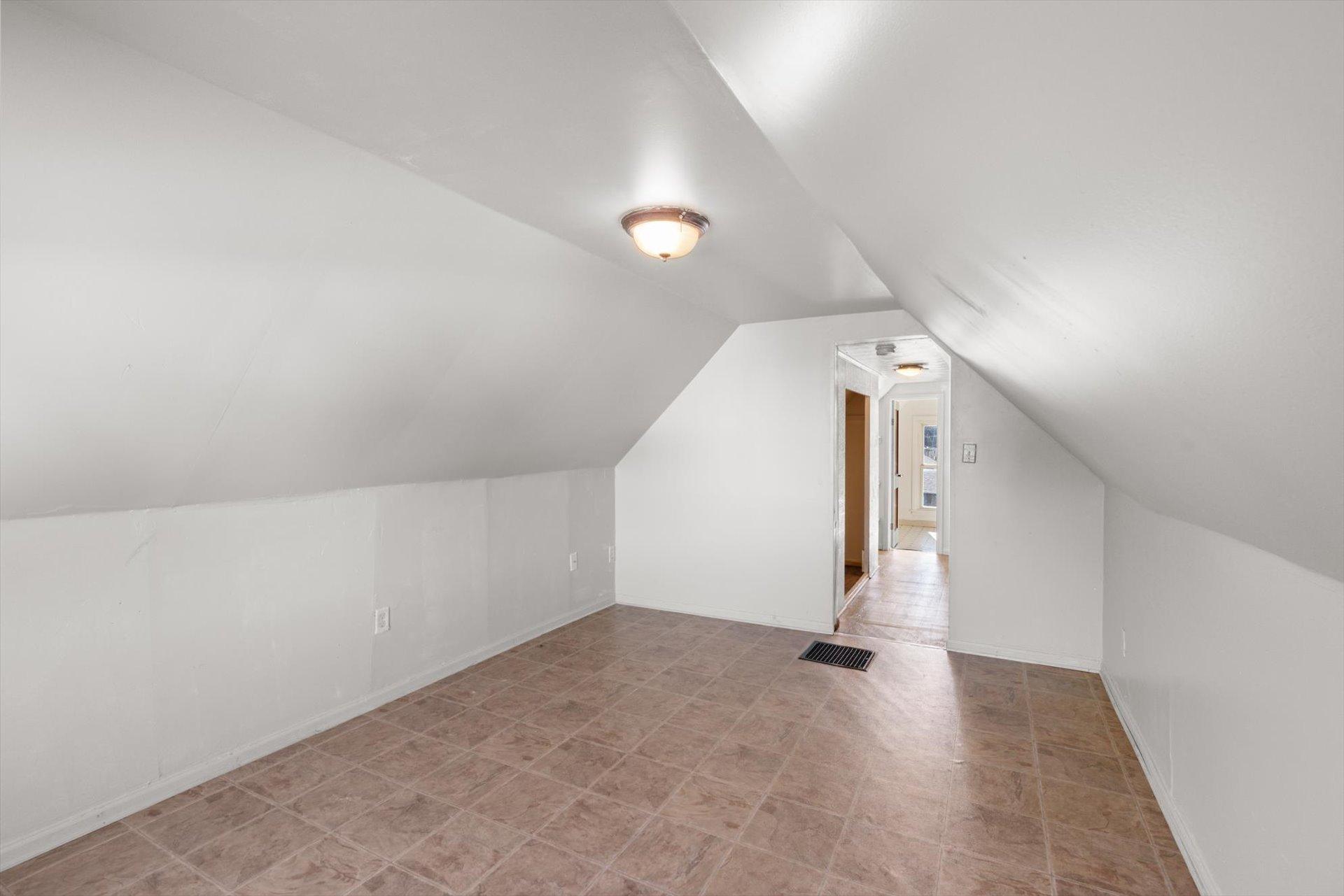View of Residential at 112 Lawson Avenue, Saint Paul MN 55117, Saint Paul (21 of 41) - Mike Wilen | Minnesota Team Real Estate