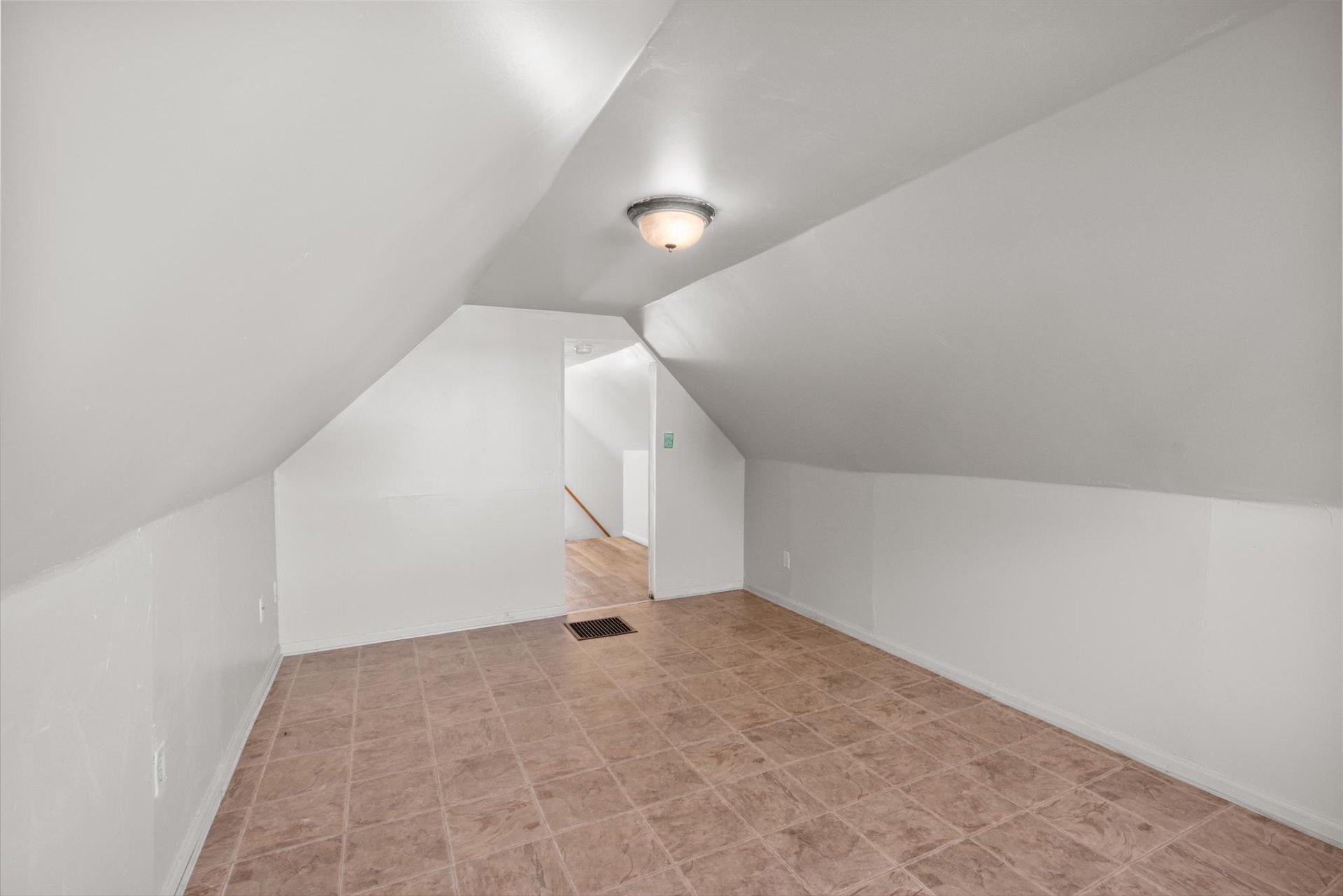 View of Residential at 112 Lawson Avenue, Saint Paul MN 55117, Saint Paul (20 of 41) - Mike Wilen | Minnesota Team Real Estate