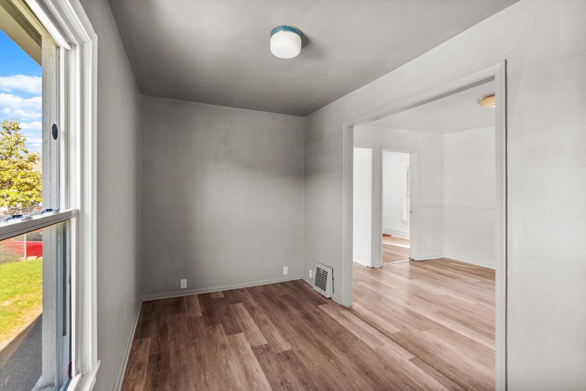View of Residential at 112 Lawson Avenue, Saint Paul MN 55117, Saint Paul (18 of 41) - Mike Wilen | Minnesota Team Real Estate