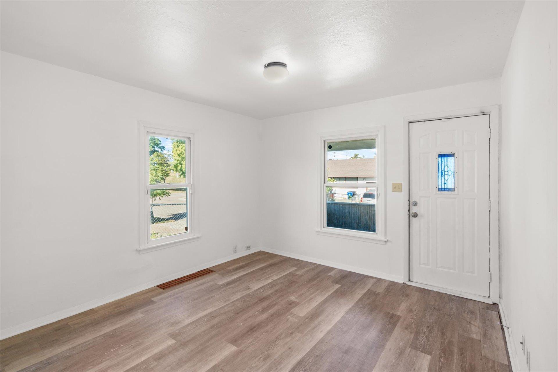 View of Residential at 112 Lawson Avenue, Saint Paul MN 55117, Saint Paul (14 of 41) - Mike Wilen | Minnesota Team Real Estate