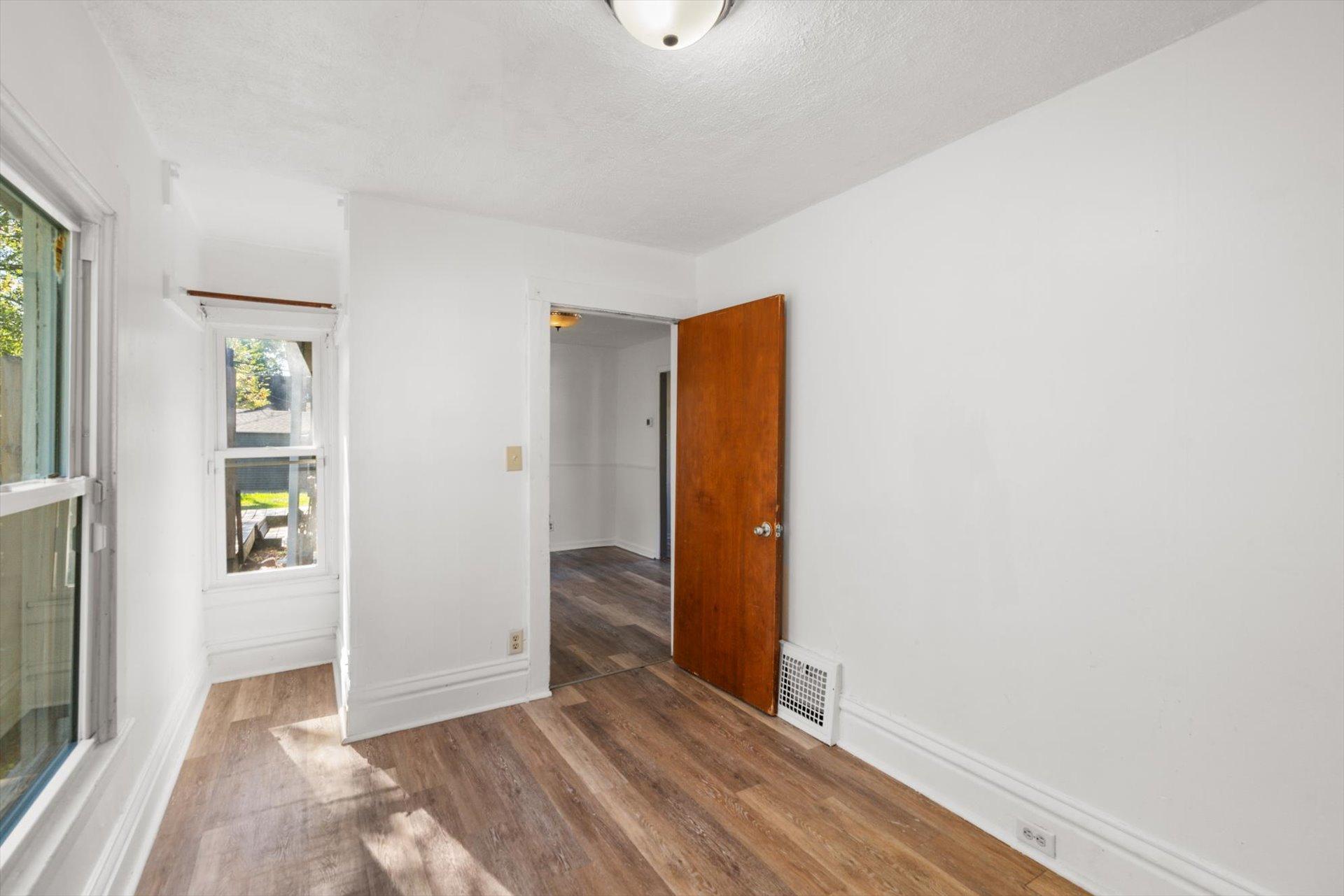 View of Residential at 112 Lawson Avenue, Saint Paul MN 55117, Saint Paul (13 of 41) - Mike Wilen | Minnesota Team Real Estate