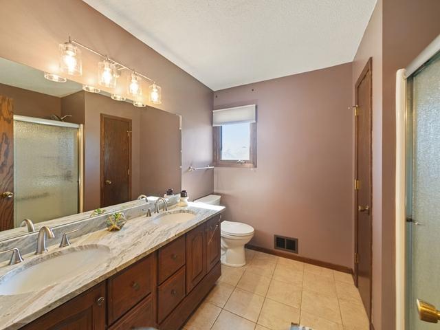 View of Residential at 664 Greenway Avenue, Oakdale MN 55128, Oakdale (17 of 33) - Mike Wilen | Minnesota Team Real Estate