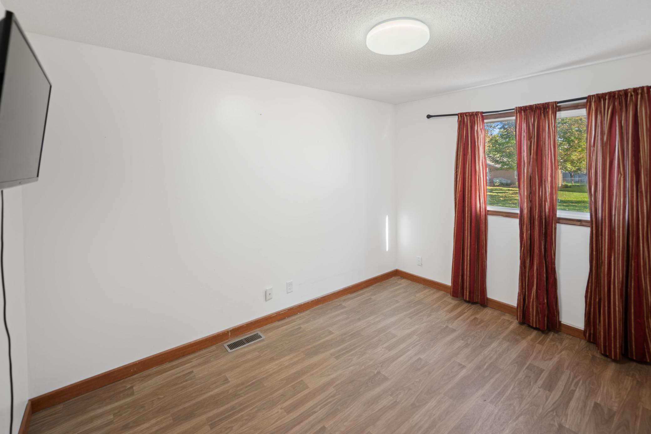 View of Residential at 6517 Edgewood Avenue, Brooklyn Park MN 55428, Brooklyn Park (17 of 21) - Mike Wilen | Minnesota Team Real Estate