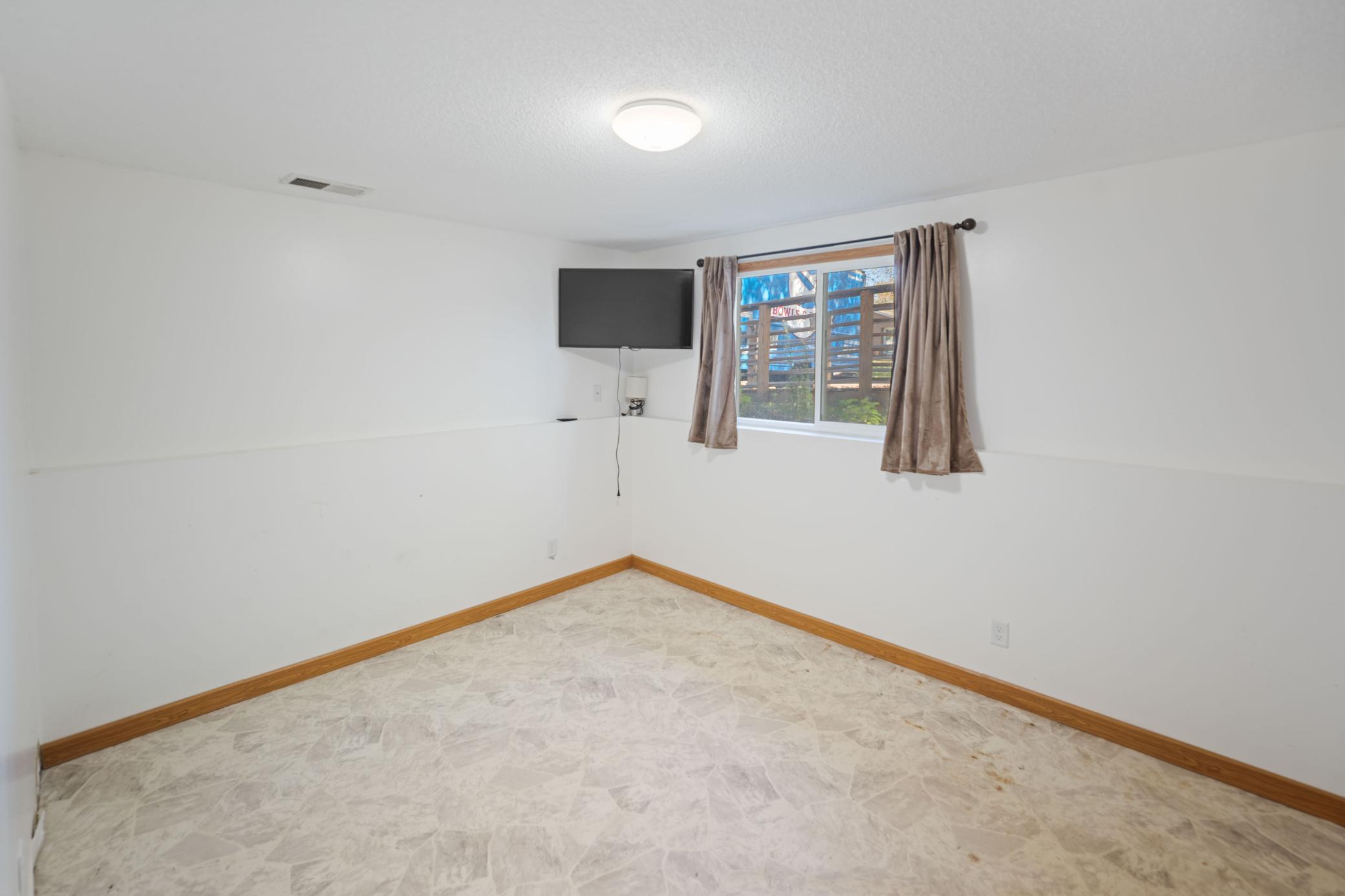 View of Residential at 6517 Edgewood Avenue, Brooklyn Park MN 55428, Brooklyn Park (18 of 21) - Mike Wilen | Minnesota Team Real Estate