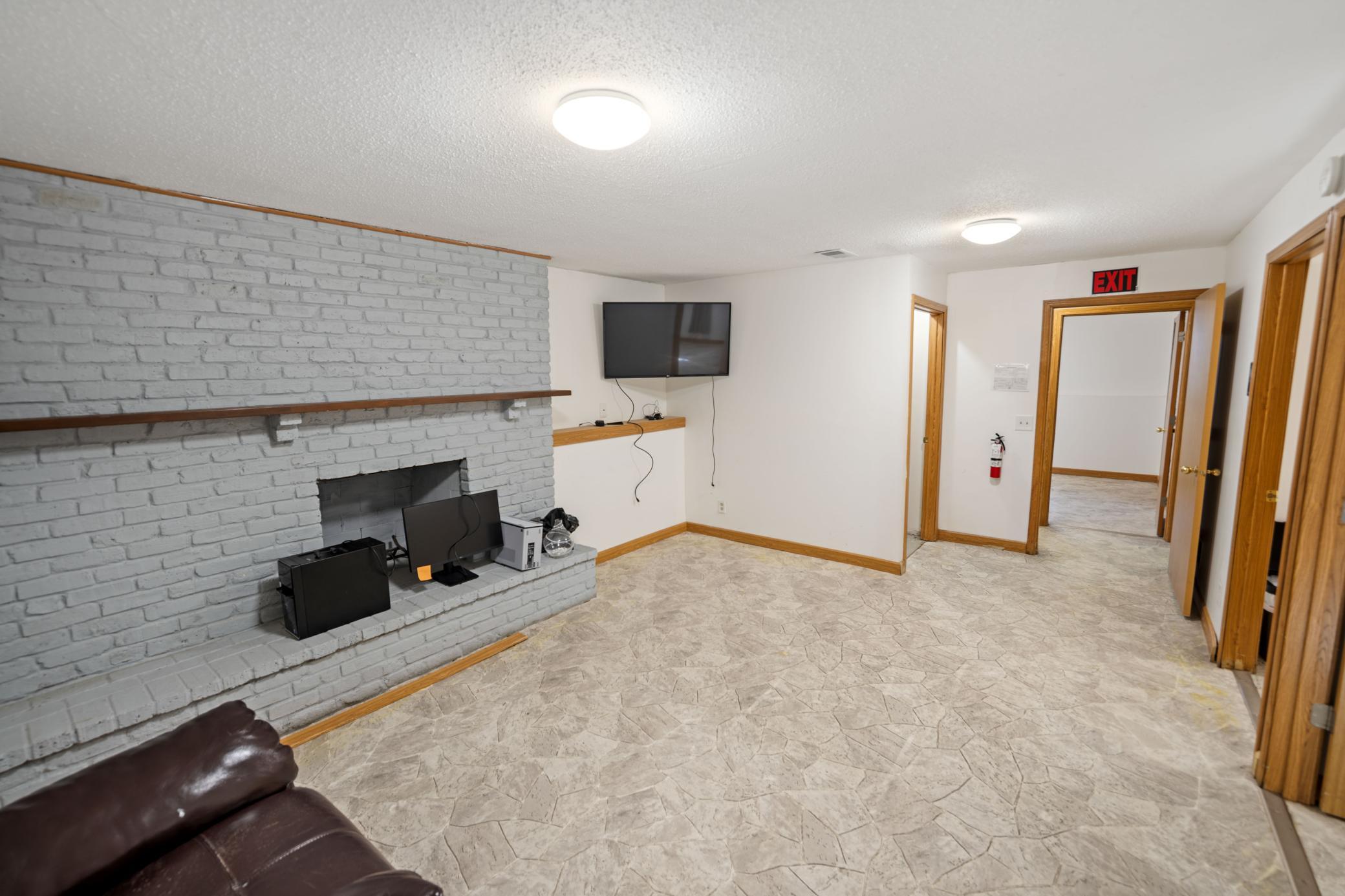 View of Residential at 6517 Edgewood Avenue, Brooklyn Park MN 55428, Brooklyn Park (13 of 21) - Mike Wilen | Minnesota Team Real Estate